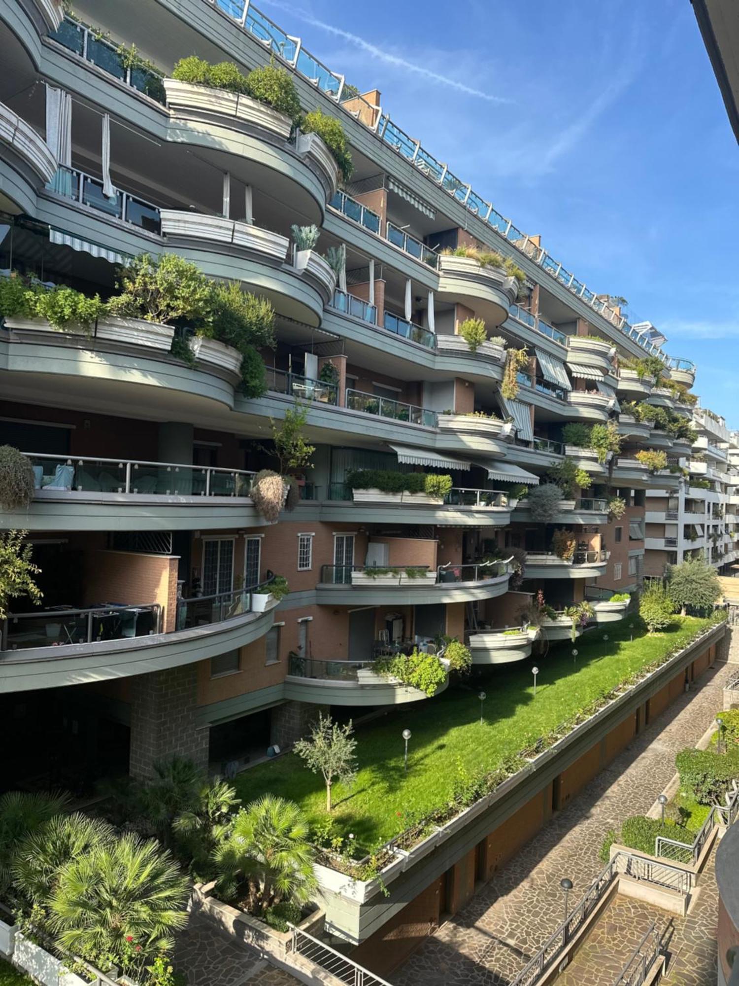 Luxury Apartment *