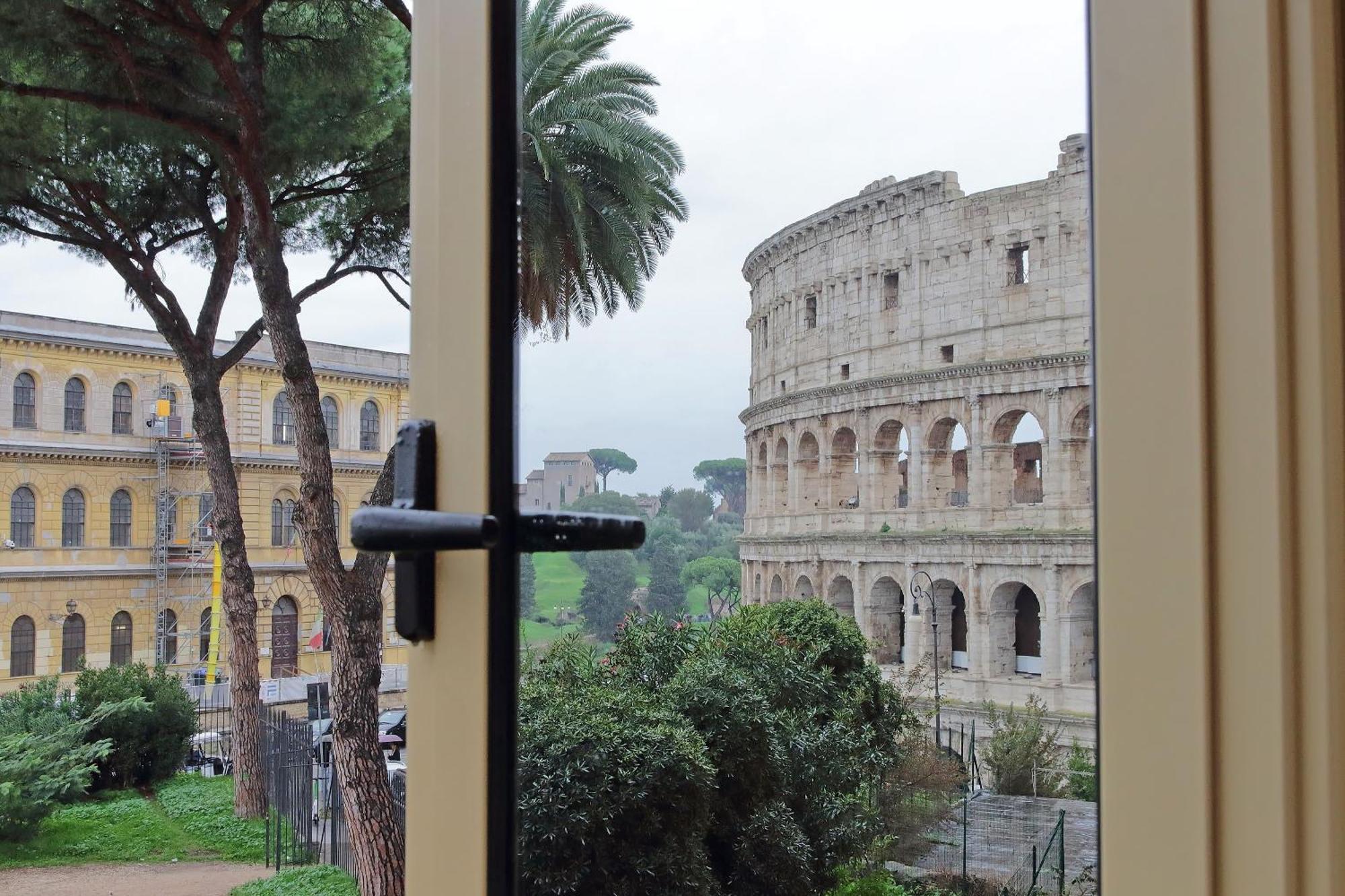 Apartment Romance Al Colosseo 3 *