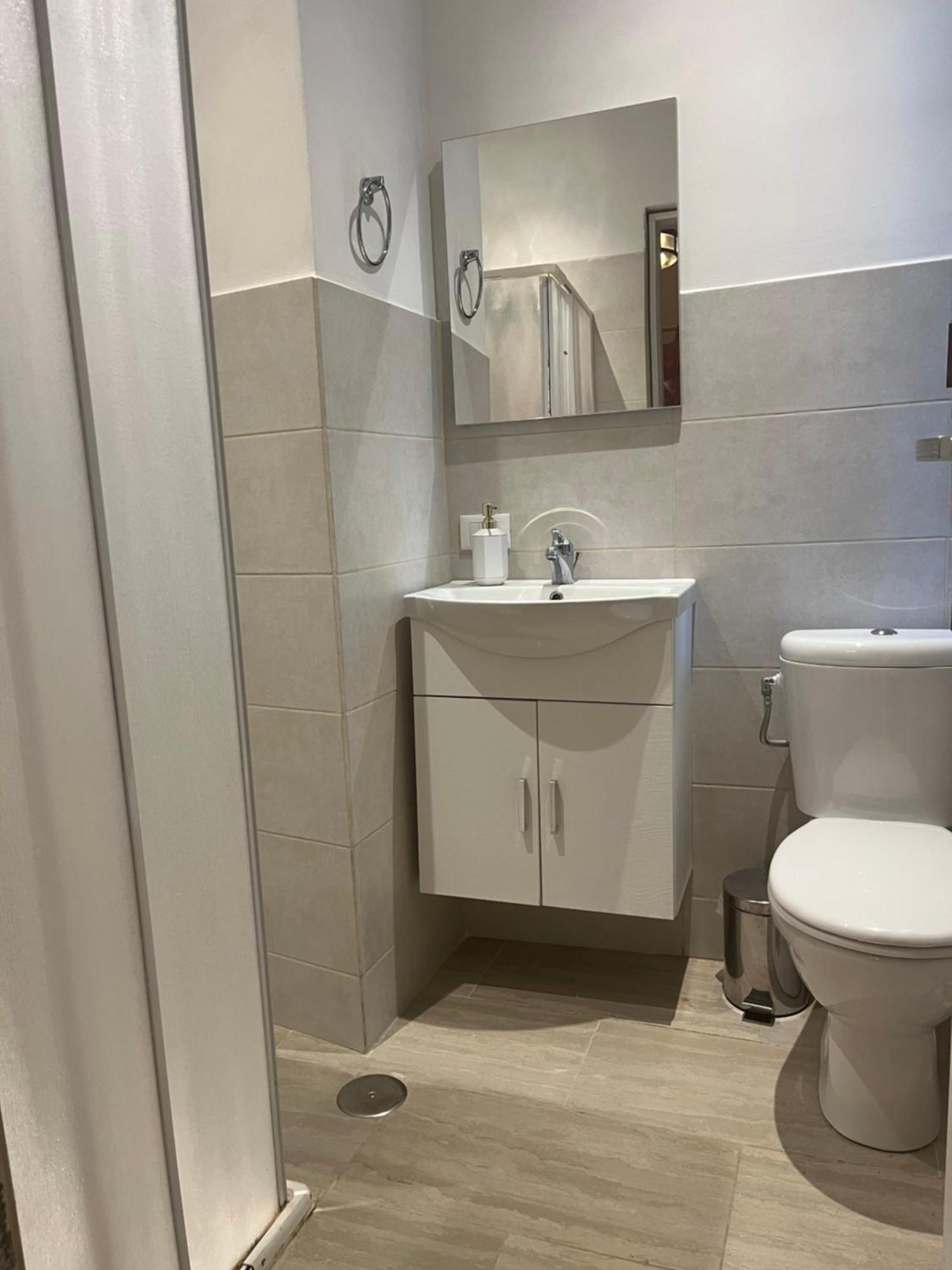 Affittacamere La Dolce Vita Bedrooms Near The Subway Roma