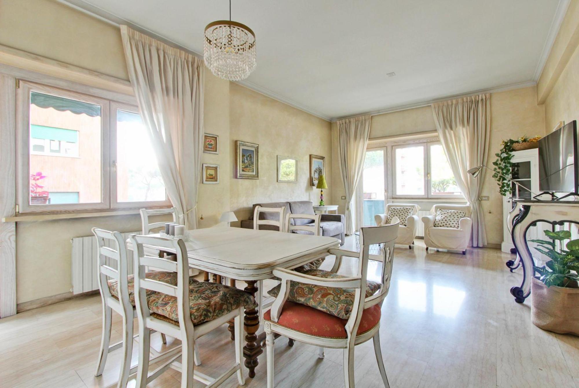 Elle House *