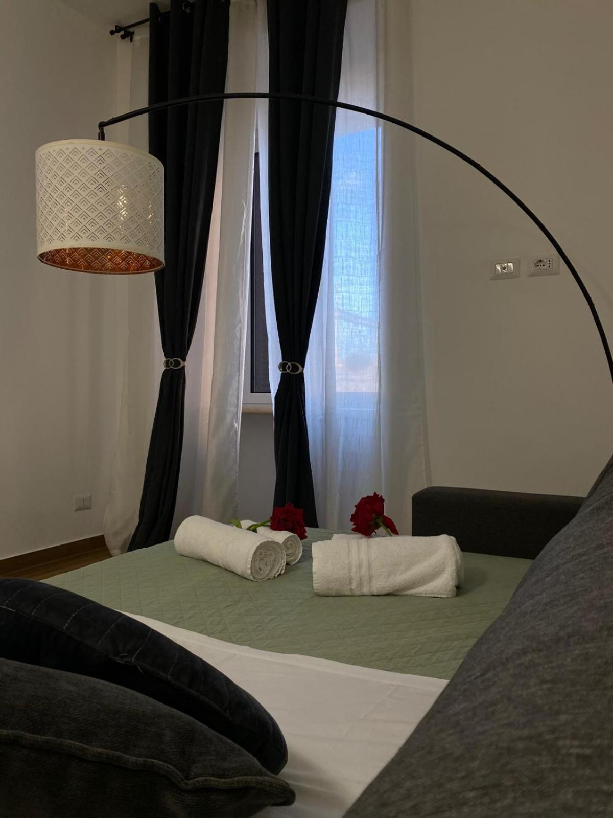 Red Roses Domus