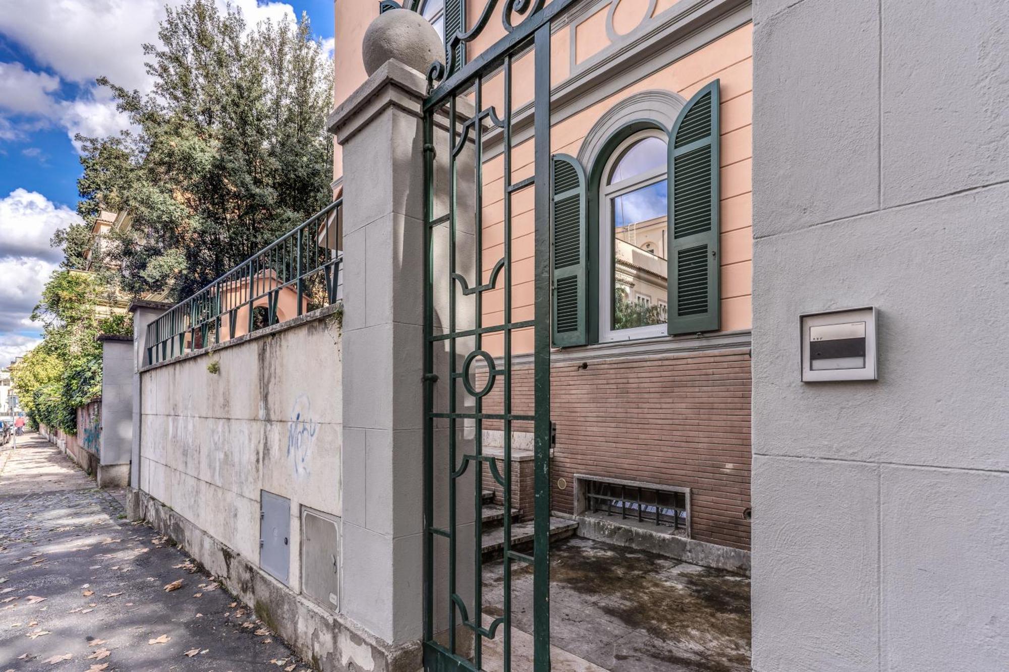 V E N E R E Appartamento Roma