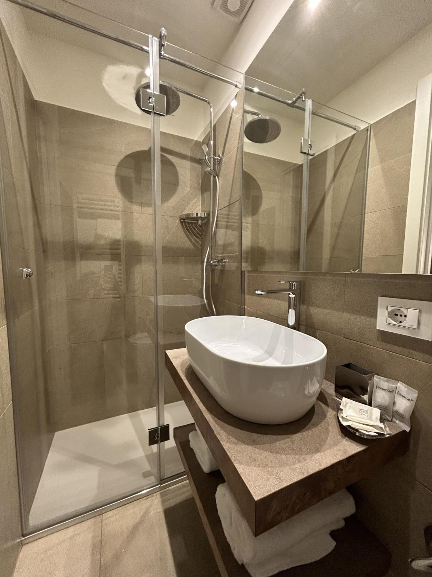 Apartment Astom Rom