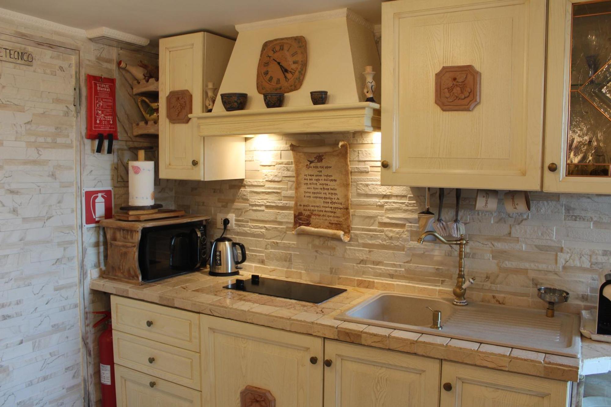 Appartamento Domus Corneliae - Romantico Attico & Jacuzzi - Metro A Cornelia