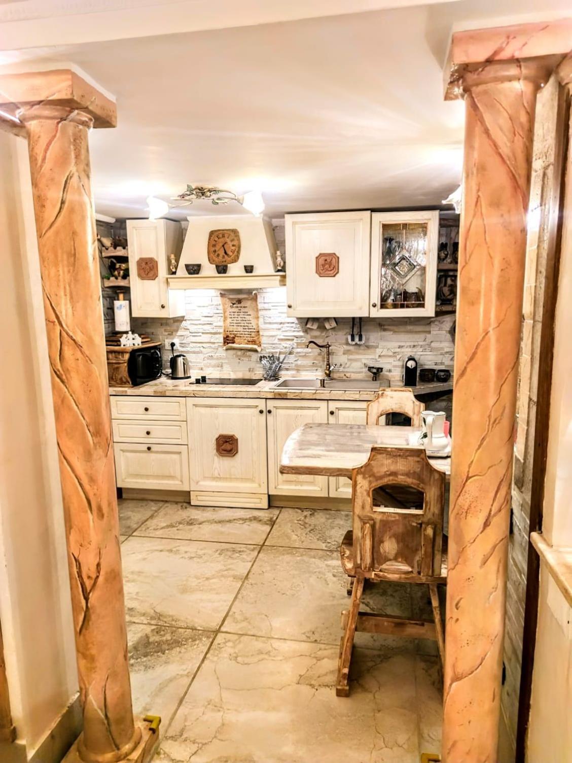 Domus Corneliae - Romantico Attico & Jacuzzi - Metro A Cornelia Appartamento *