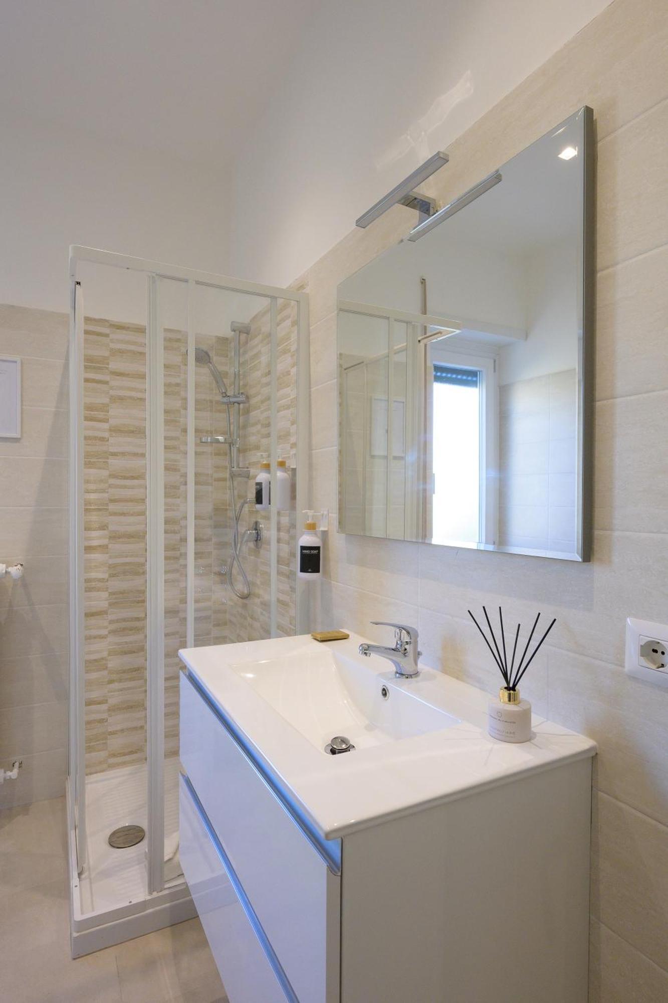 Luxury Suite-metro Malatesta Rome