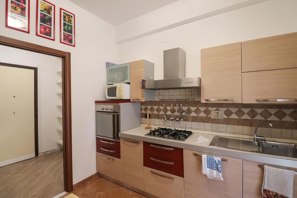 We - Castiglione 82 - * Roma