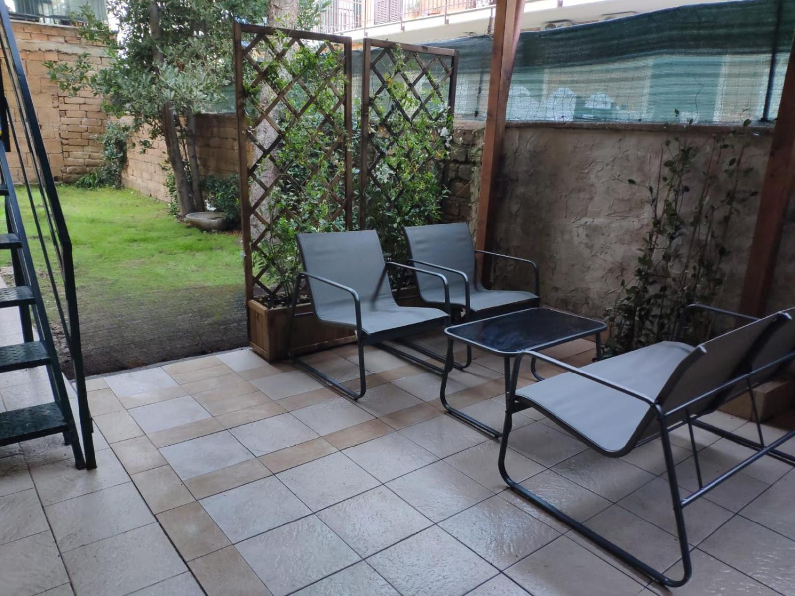 Guest house Deluxe With Private Kitchen And Garden - Close To Metro C *