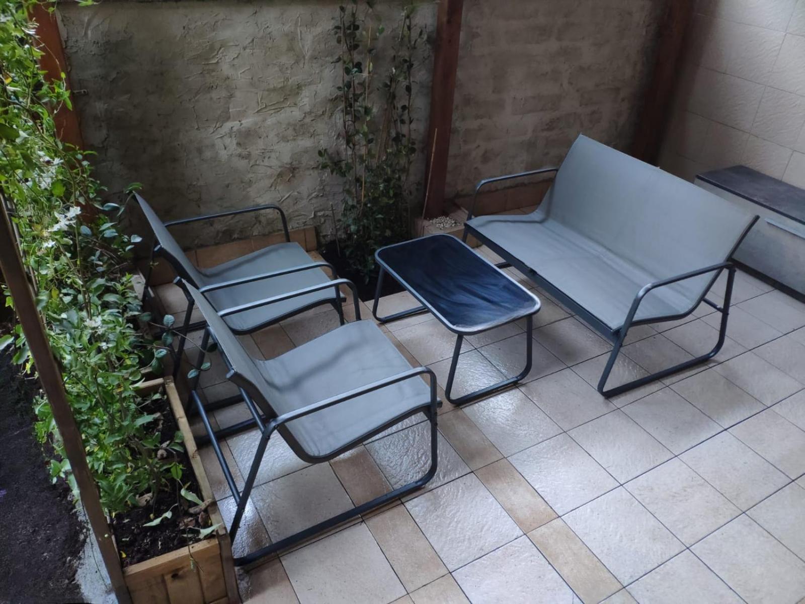 Deluxe With Private Kitchen And Garden - Close To Metro C Guest house *