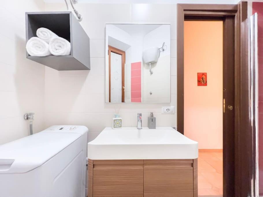Leilighet Elegant And Cozy Flat With Study - Trastevere *