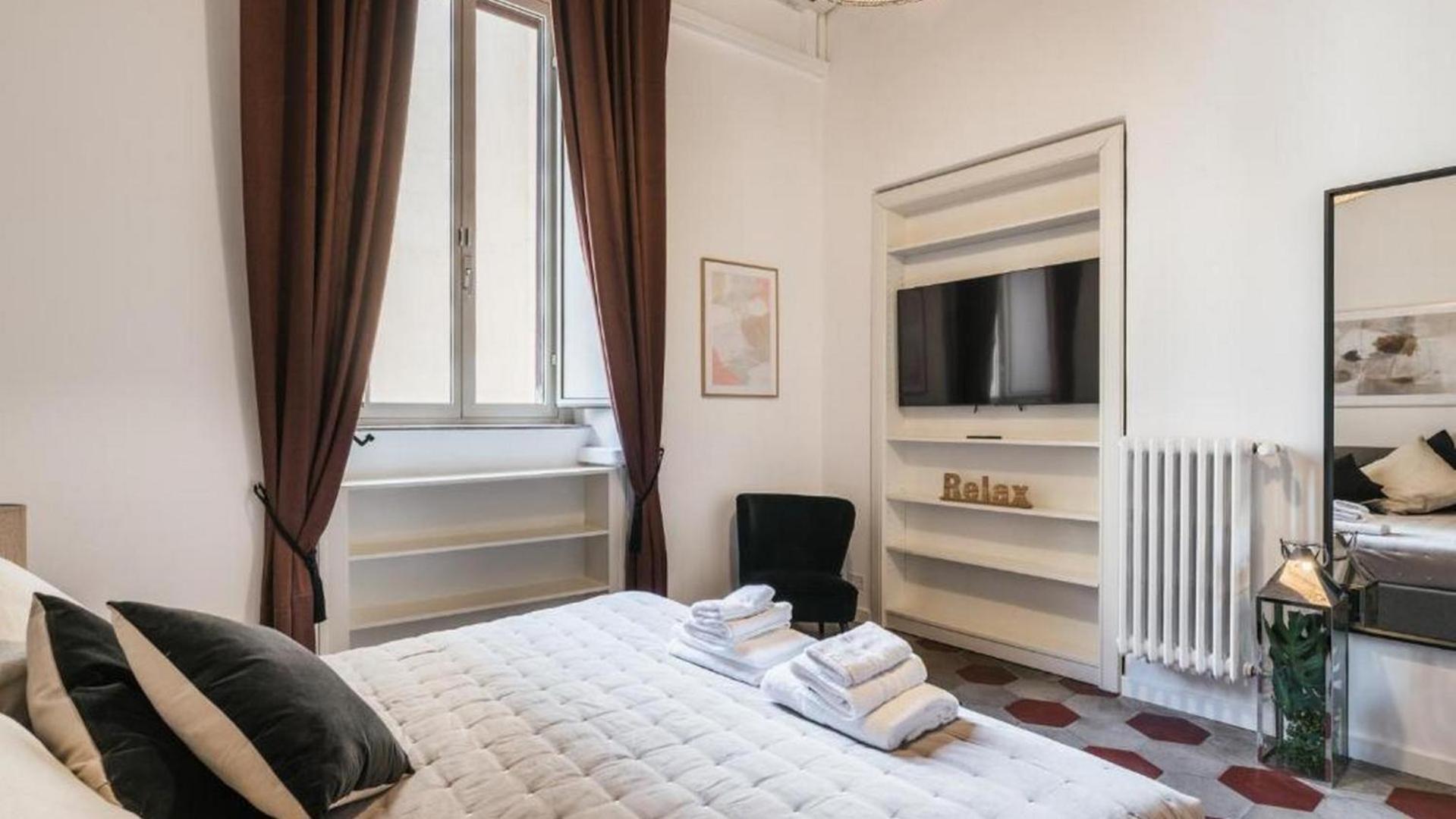 6bdr Stylish In The Lovely Rome- If You Want To Book, Please Contact On Wh-ats-app - 0034-635-518-216 !!!! Roma