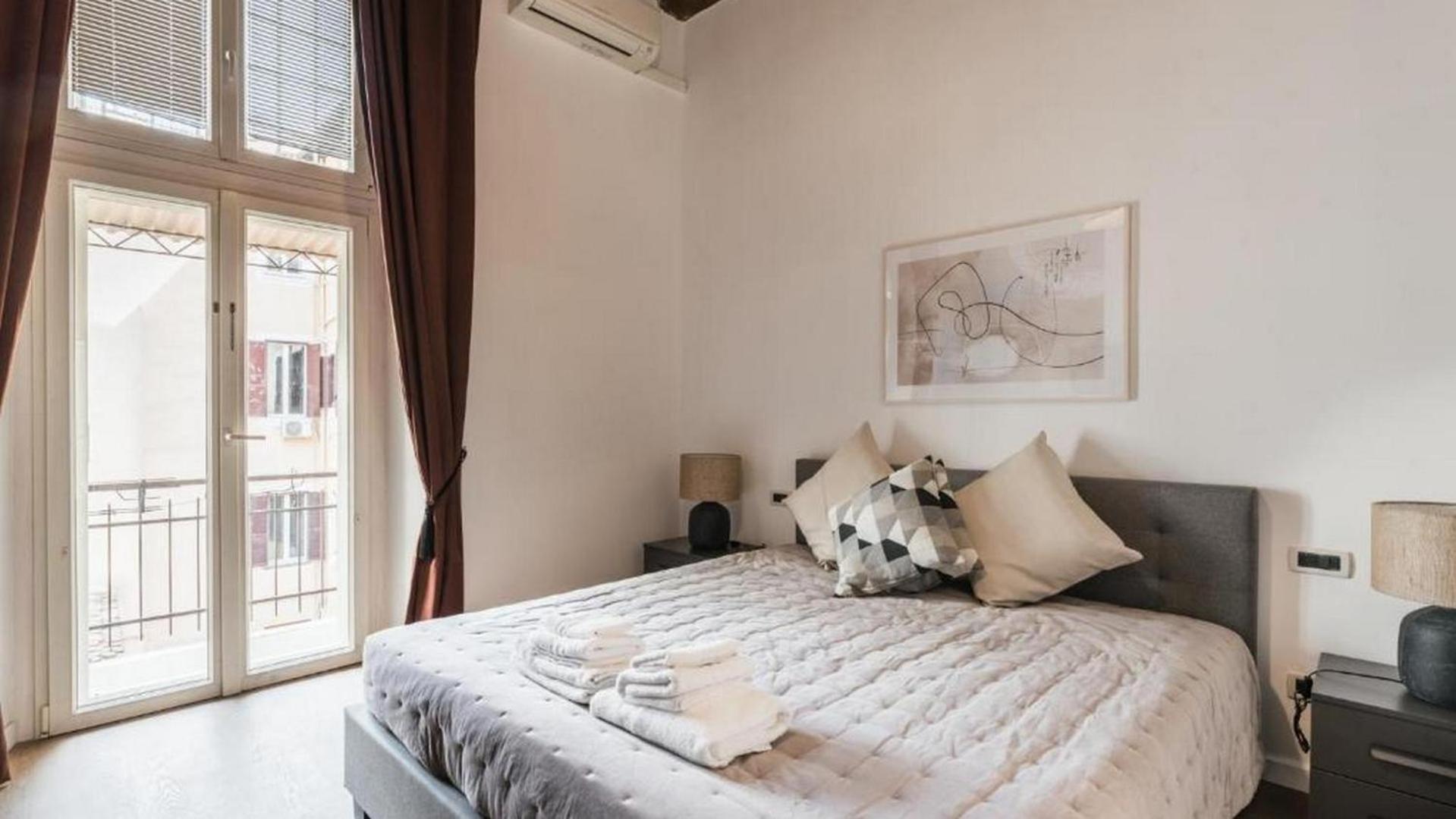 6bdr Stylish In The Lovely Rome- If You Want To Book, Please Contact On Wh-ats-app - 0034-635-518-216 !!!! Appartamento