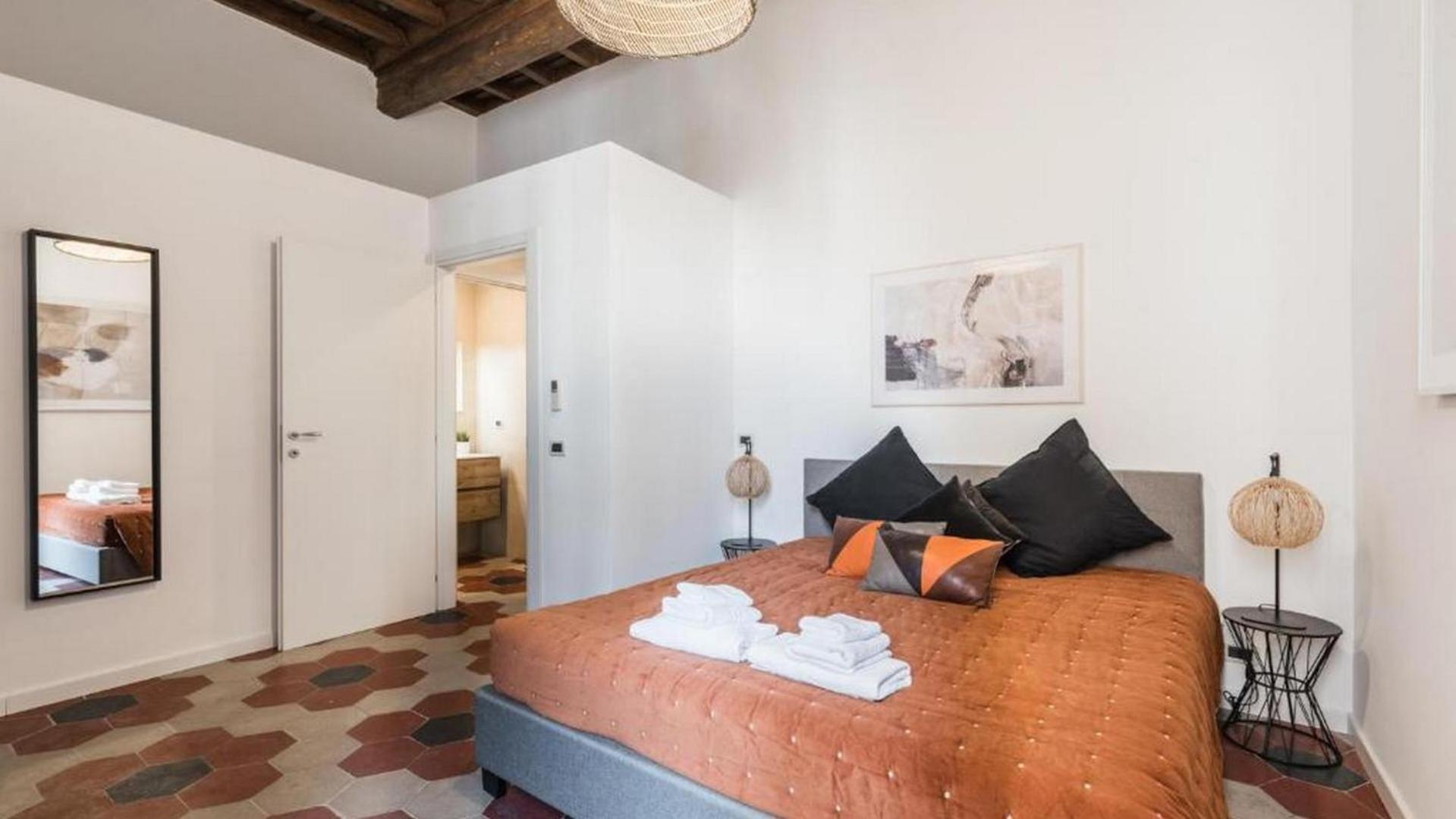 6bdr Stylish In The Lovely Rome- If You Want To Book, Please Contact On Wh-ats-app - 0034-635-518-216 !!!! * Roma