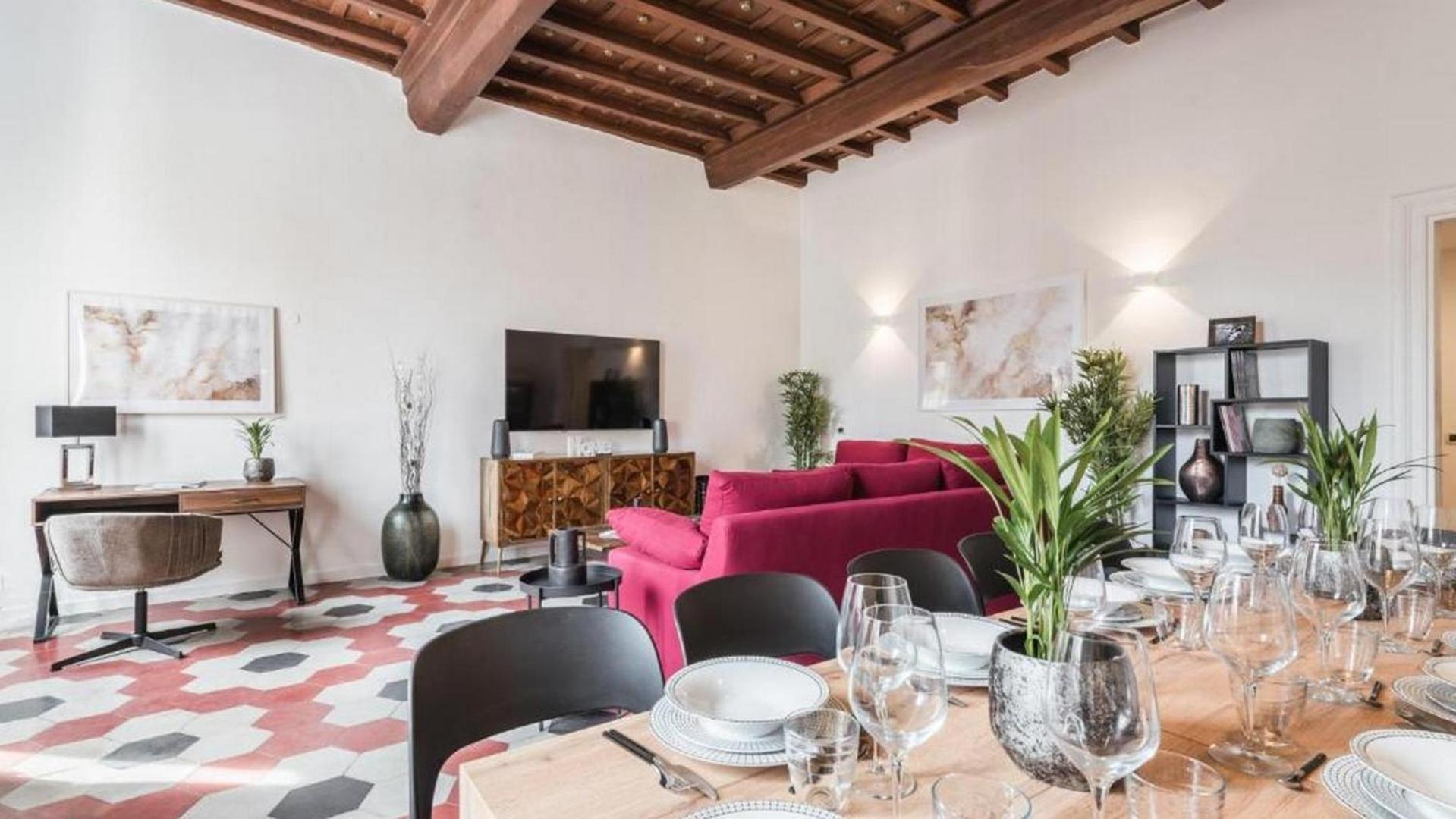 6bdr Stylish In The Lovely Rome- If You Want To Book, Please Contact On Wh-ats-app - 0034-635-518-216 !!!! Appartamento