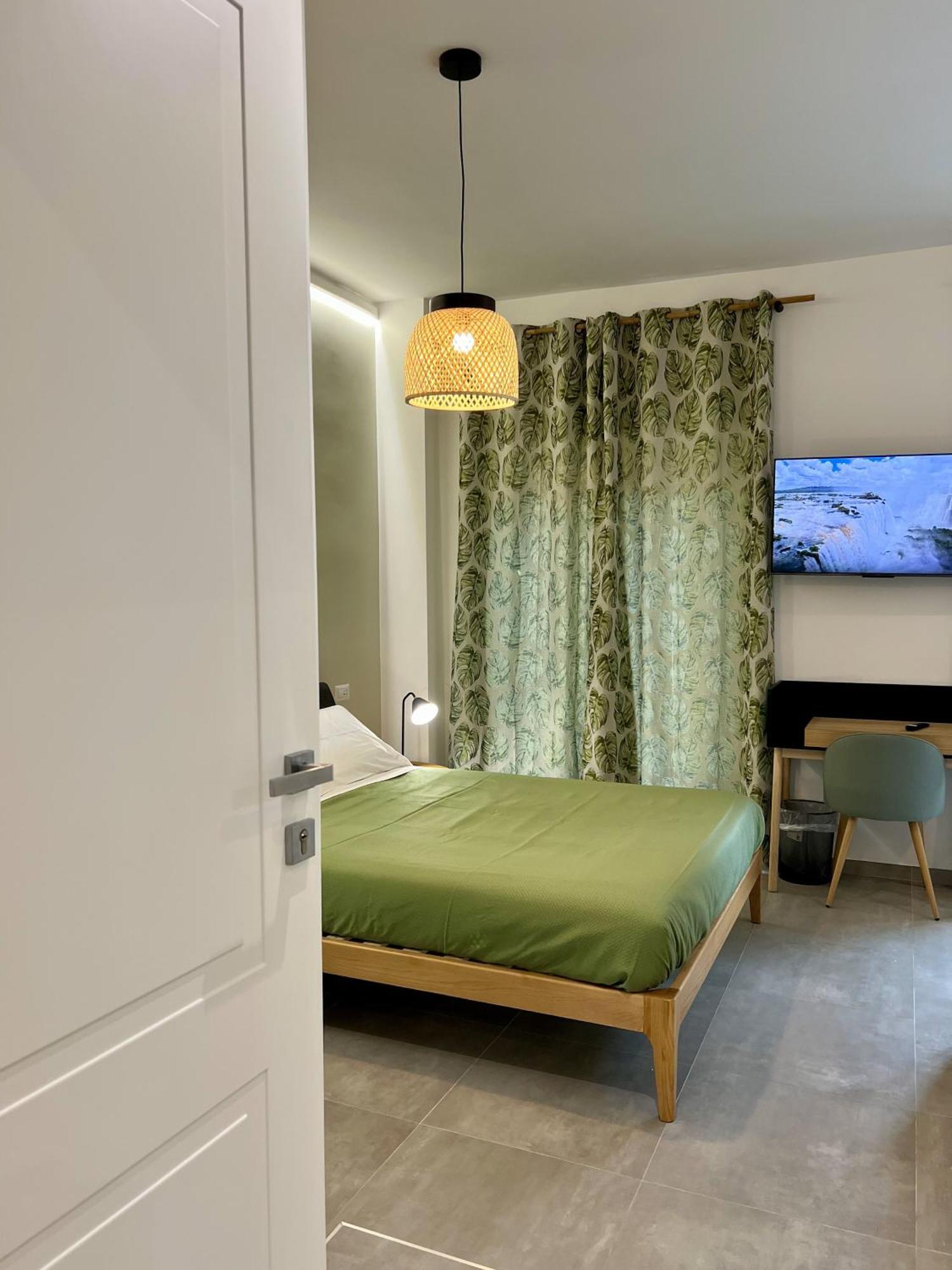 Alma Domus Feriae - Guest house Rome