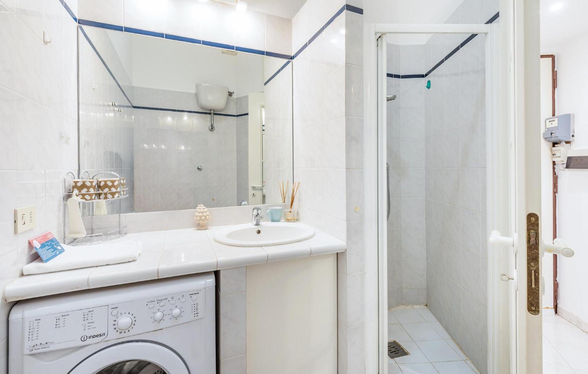 Beautiful In With Kitchenette * Rome