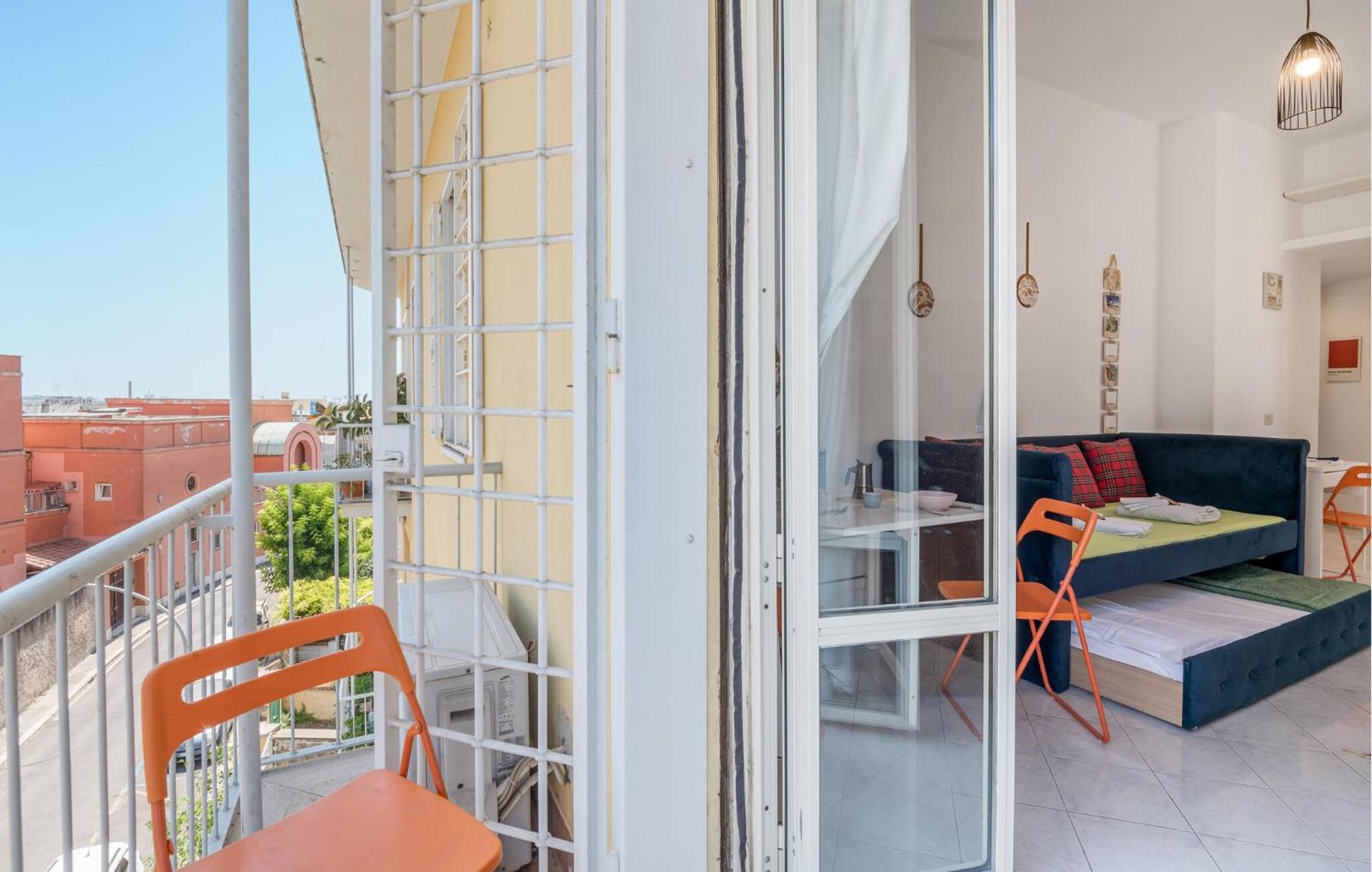 Beautiful In With Kitchenette Apartment