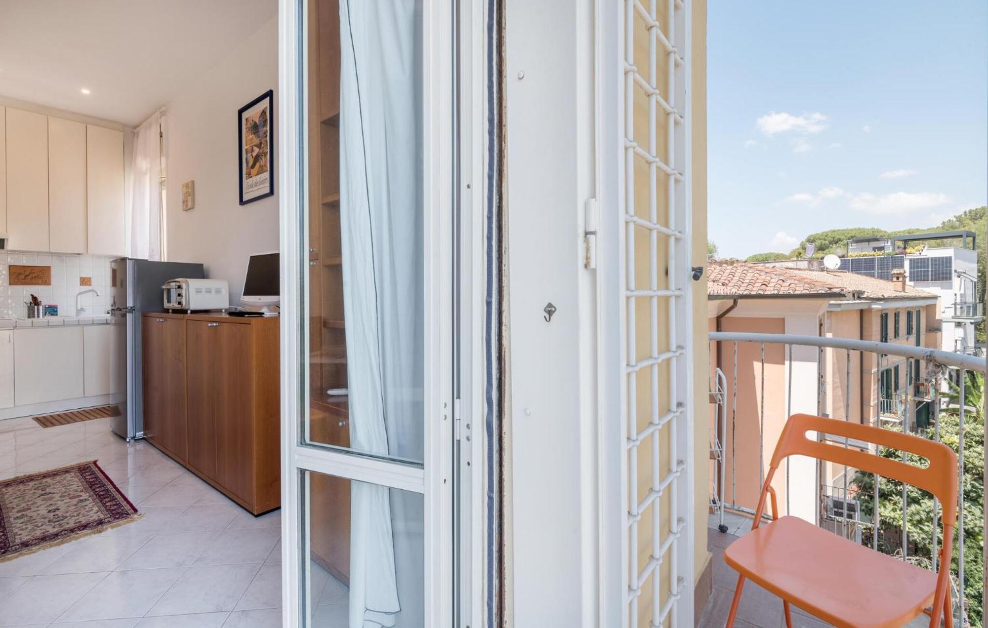 Beautiful In With Kitchenette Apartment