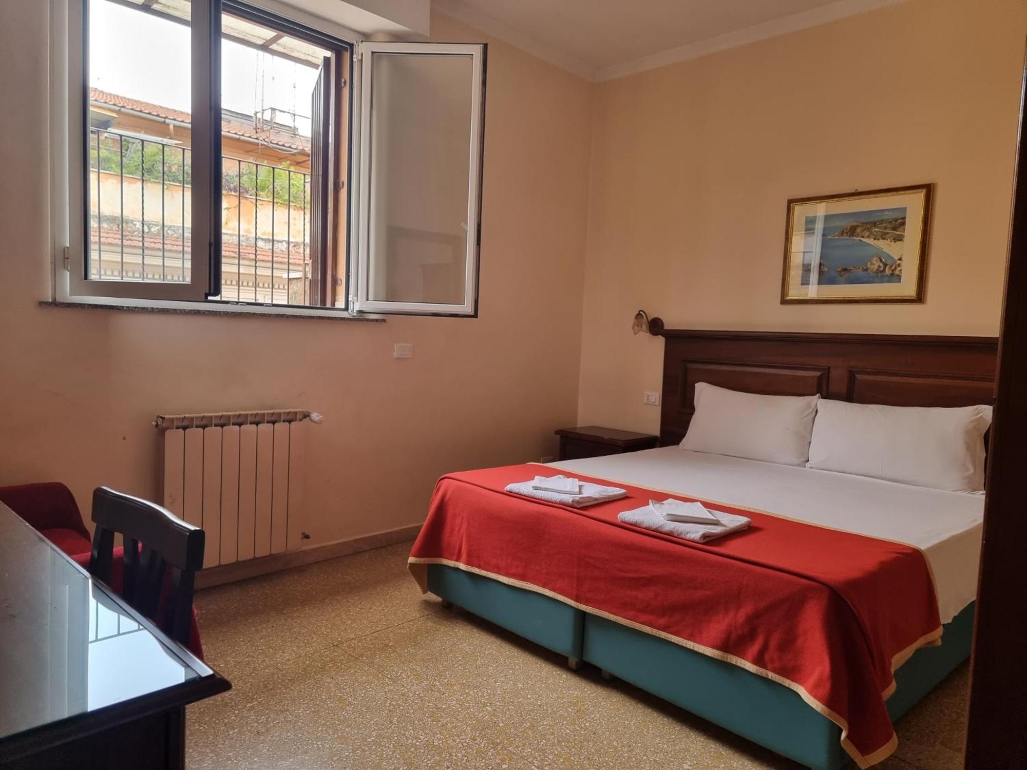 Domi 10 Apartment, Stazione Termini, Via Curtatone 12 Roma