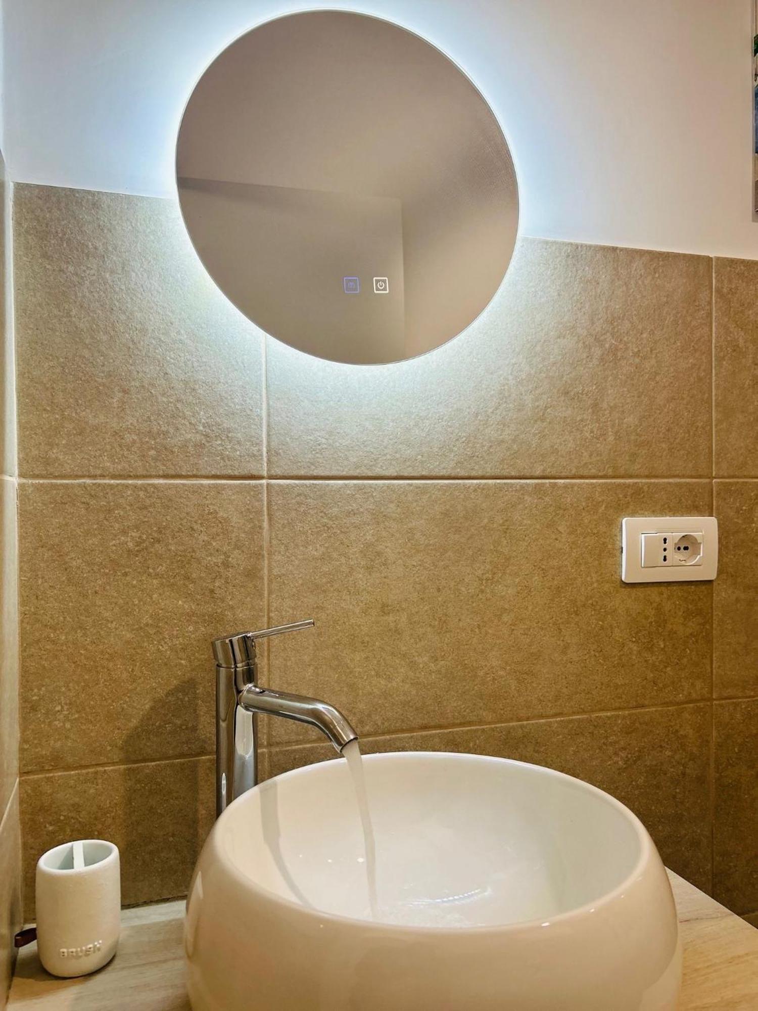 Apartamento Da Mauro & Michela 1 - Cozy - 5 Min Metro C Roma