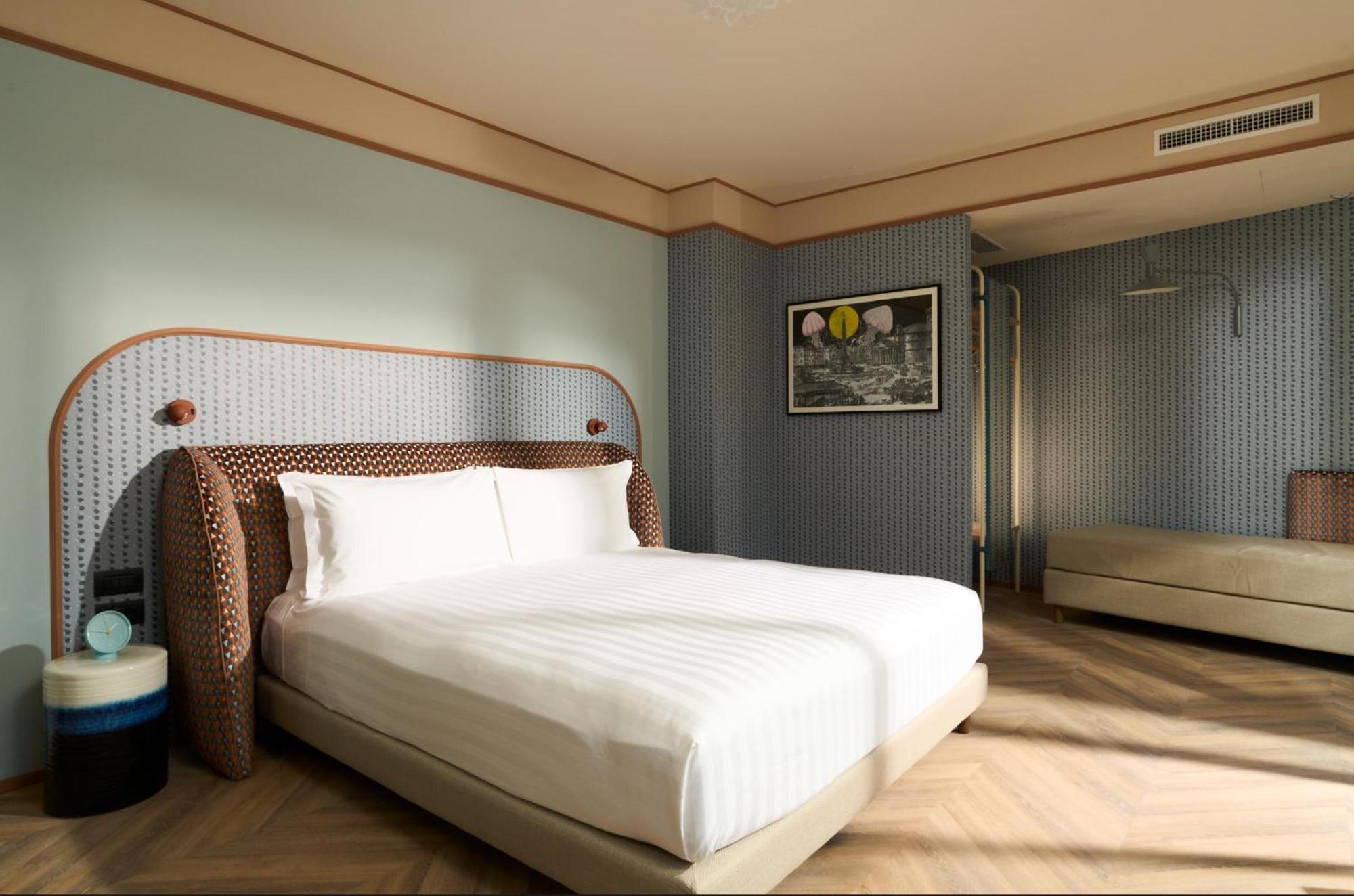 Cloud 7 Hotel