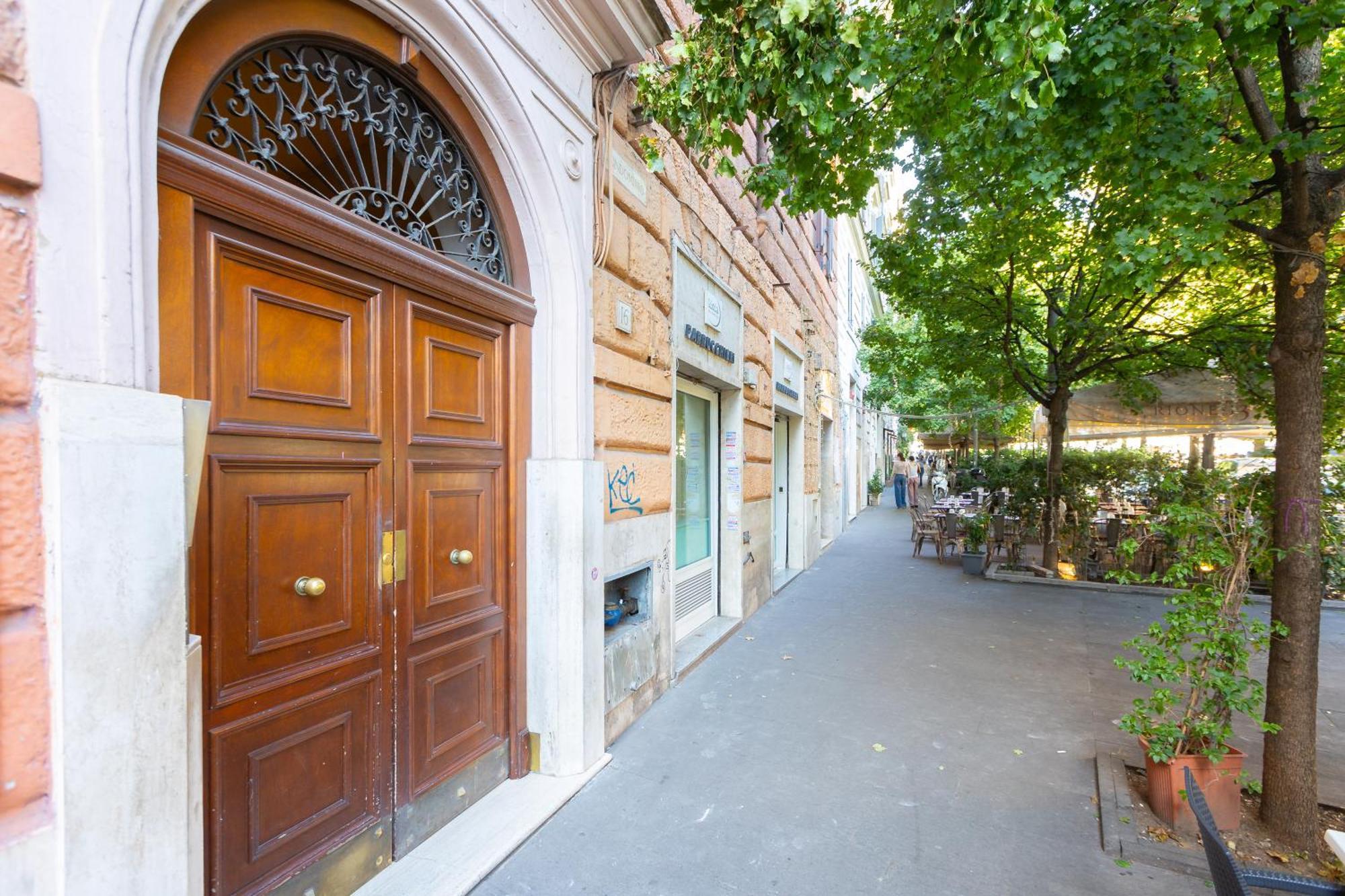 Khris - Trastevere - San Cosimato Rome