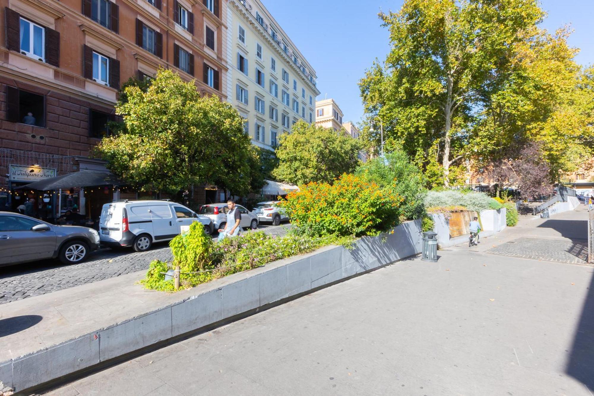 Khris - Trastevere - San Cosimato * Roma