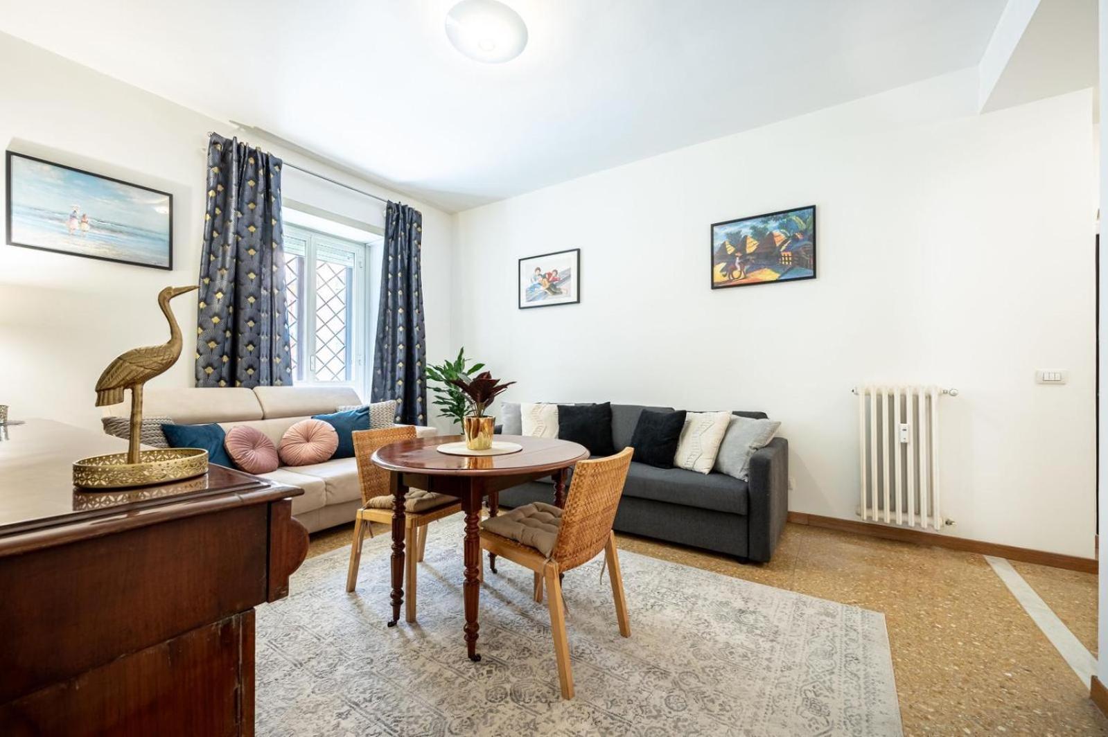 King Size Wifi Air Conditioning Tv50 10min Colosseo-trastevere Apartment Rome