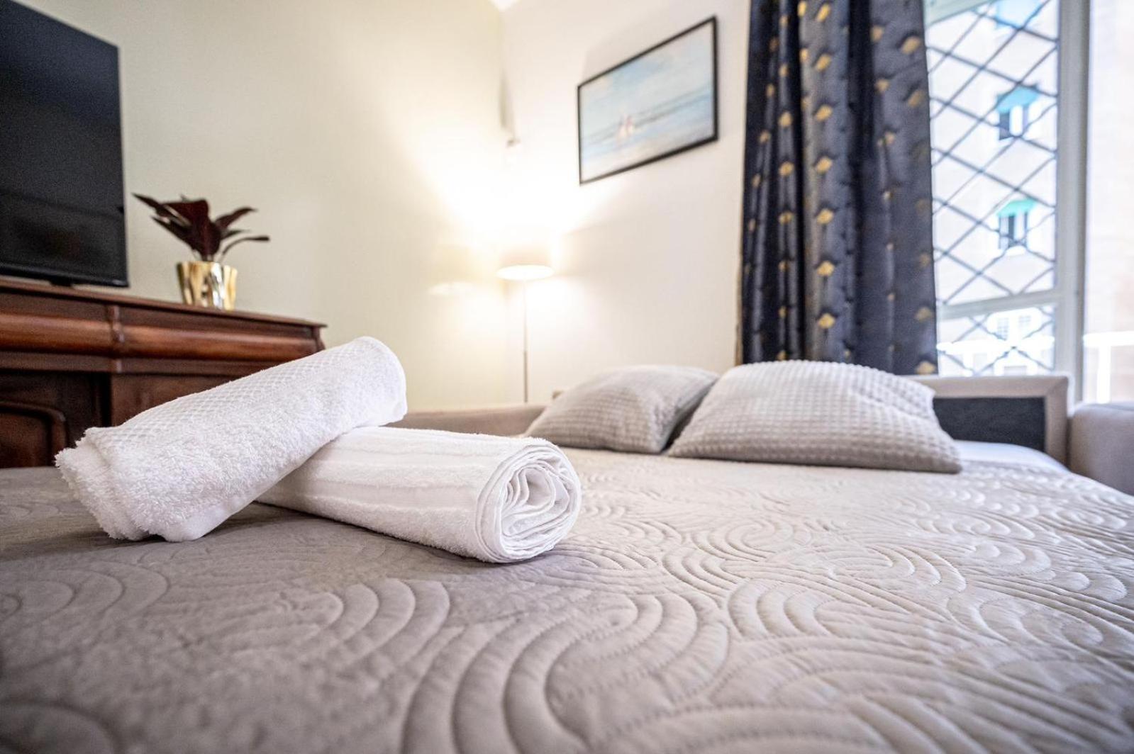King Size Wifi Air Conditioning Tv50 10min Colosseo-trastevere Apartment Rome
