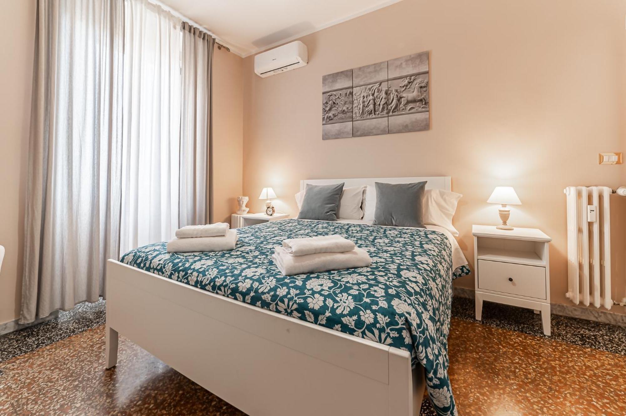 Appartamento In Tuscolana Train Station & Metro A *
