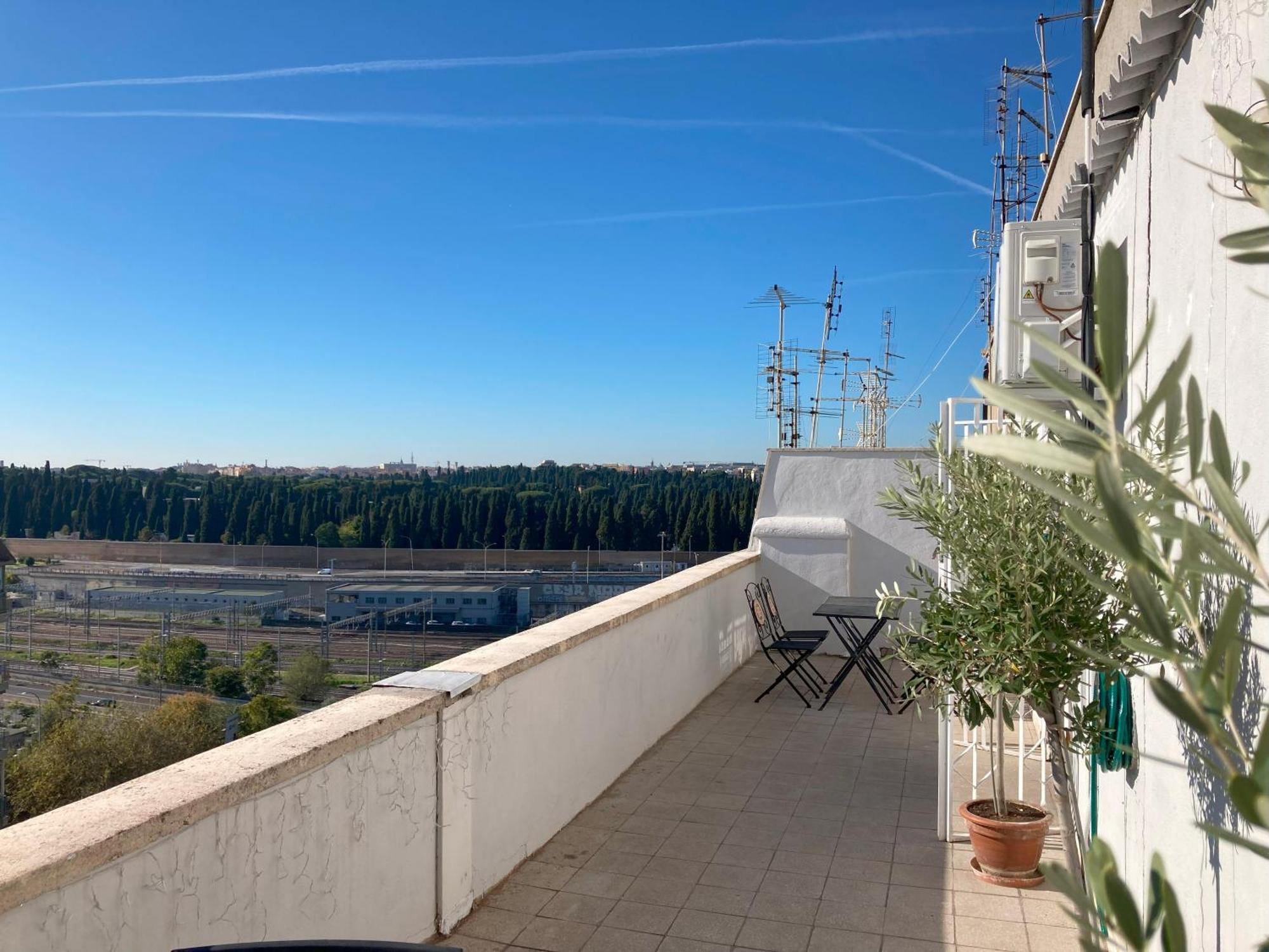 Attico Panoramico Stazione Tiburtina Apartamento