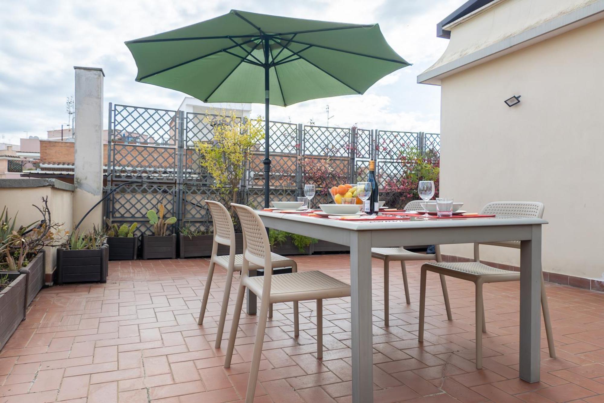 Con Terrazzo - Vicino Centro Di Appartamento Roma