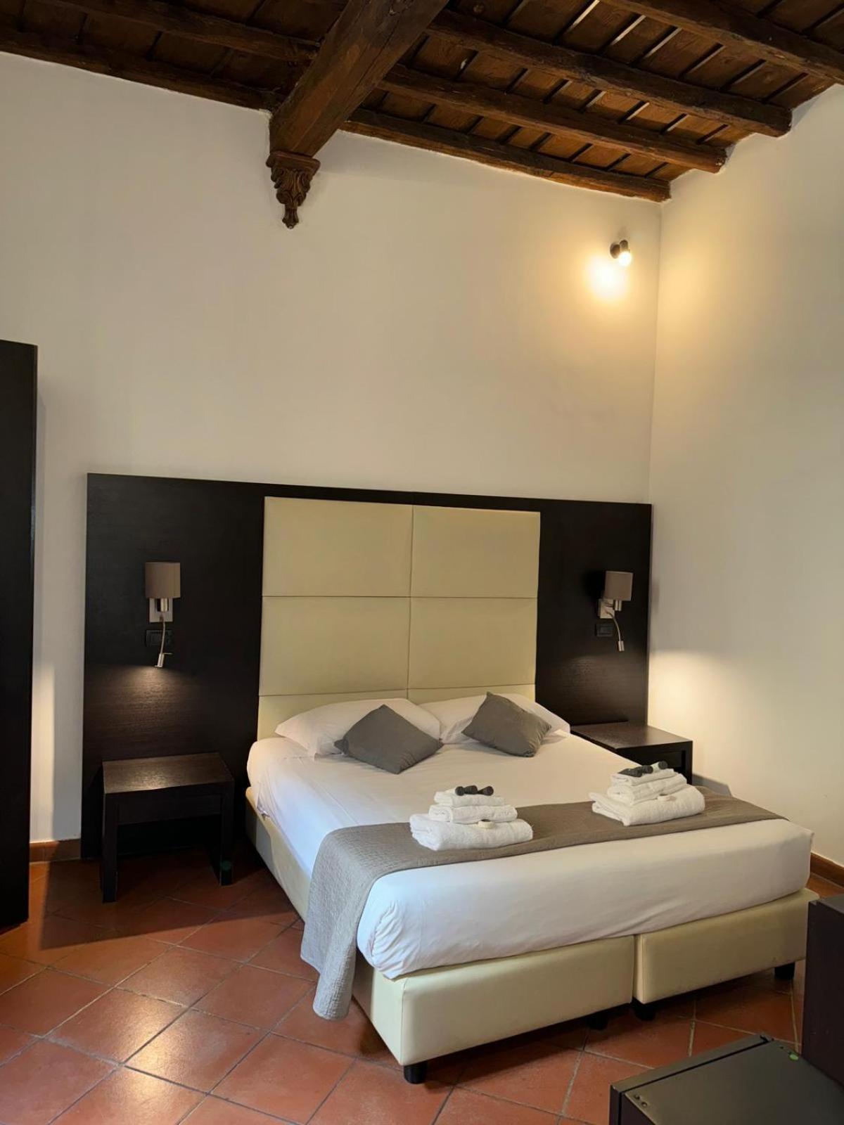 Magenta Luxury Fico