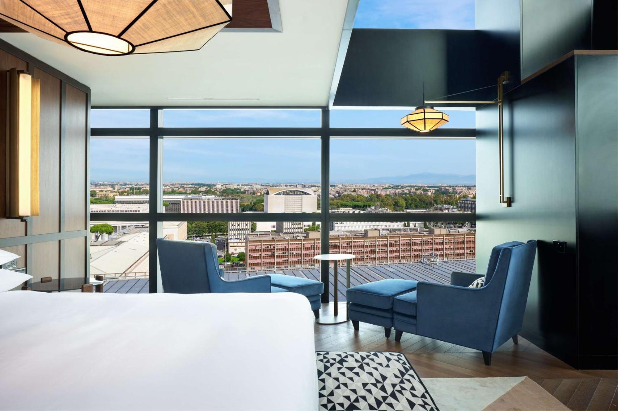 Hilton Eur La Hotel 4*