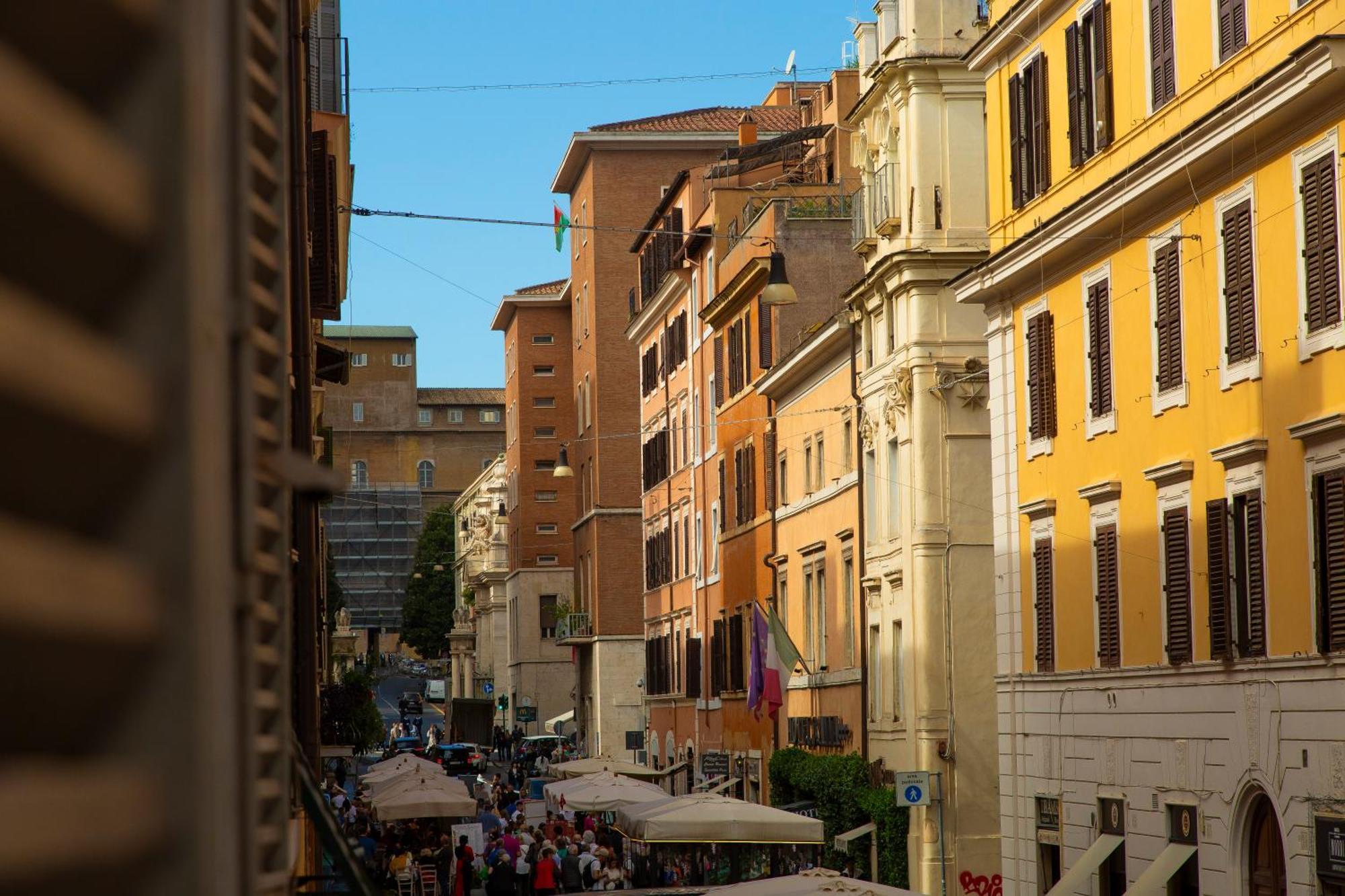 Borgo Pio 64 - Vatican * Rome