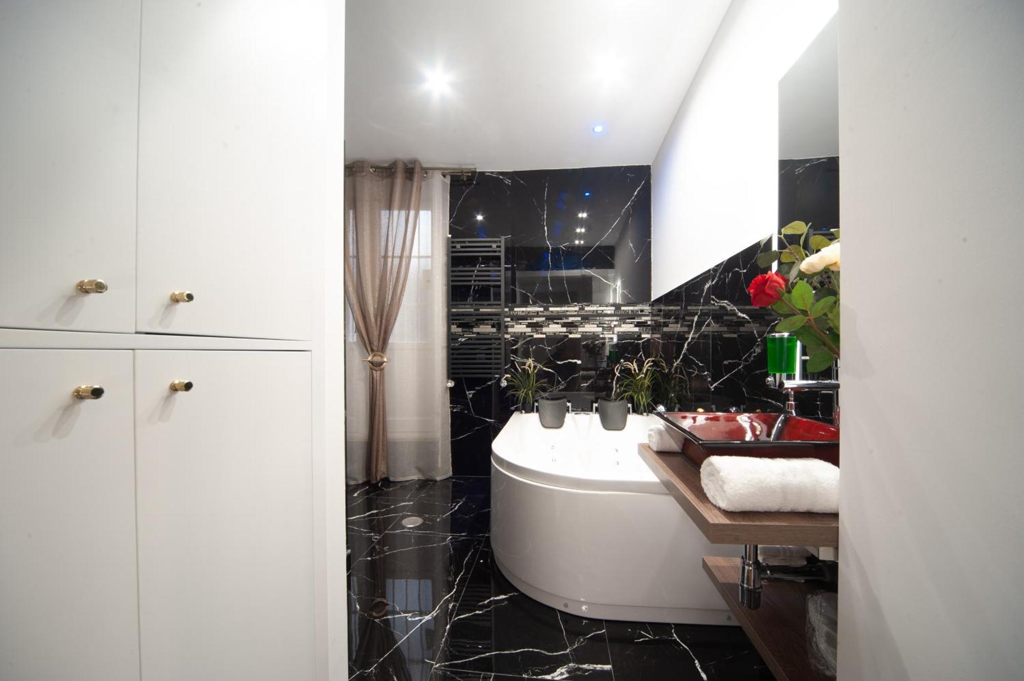 Farnese Jacuzzi Appartamento *