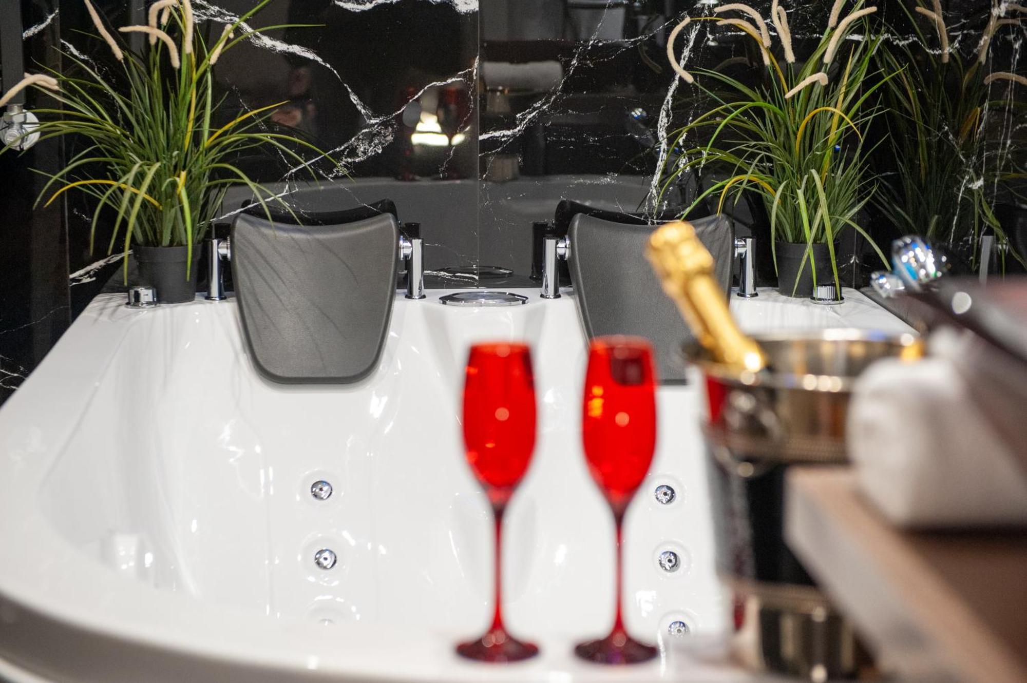 Farnese Jacuzzi Appartamento