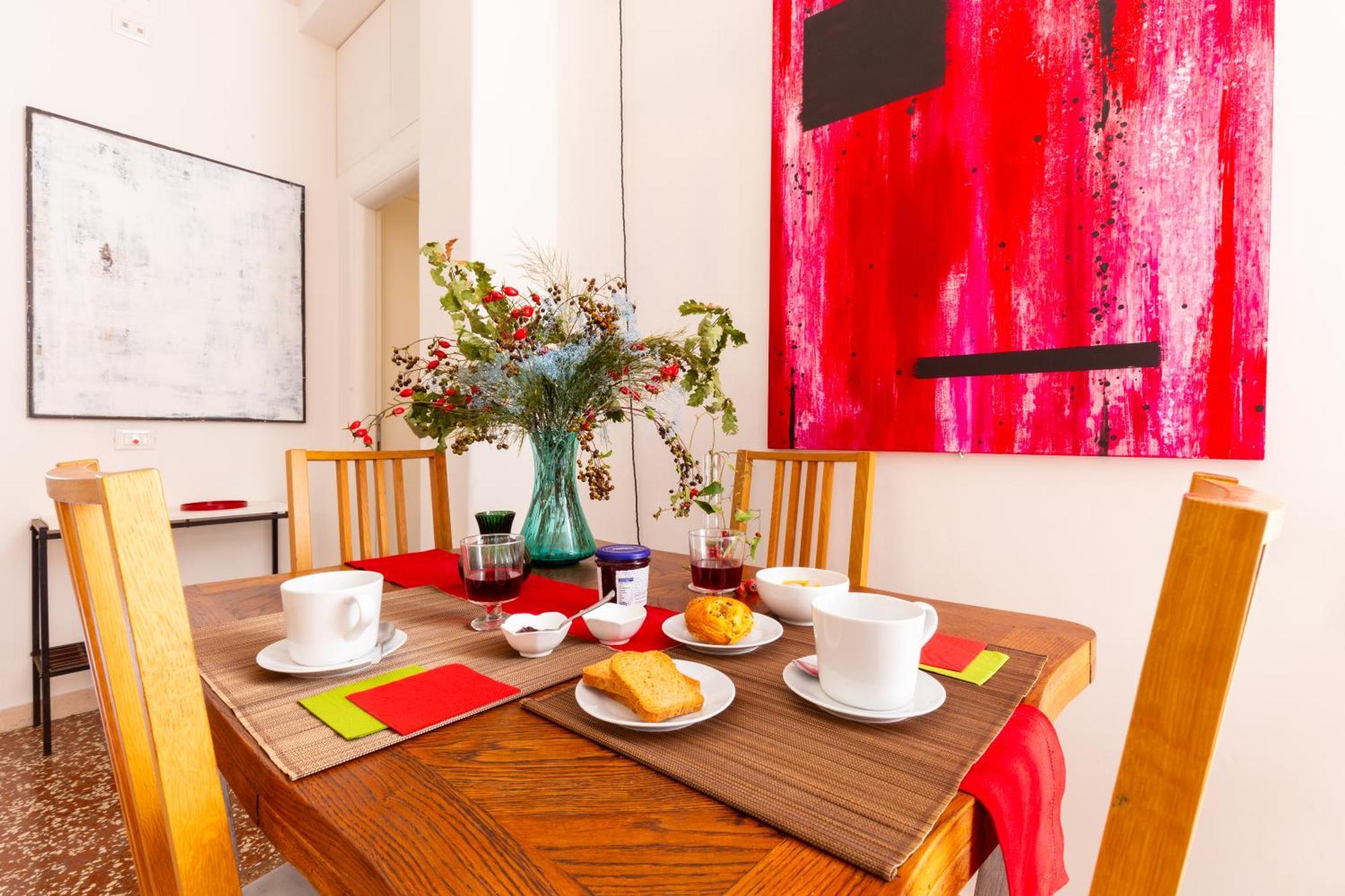 Sunny Charming 3 Bdr, 3bath Roma