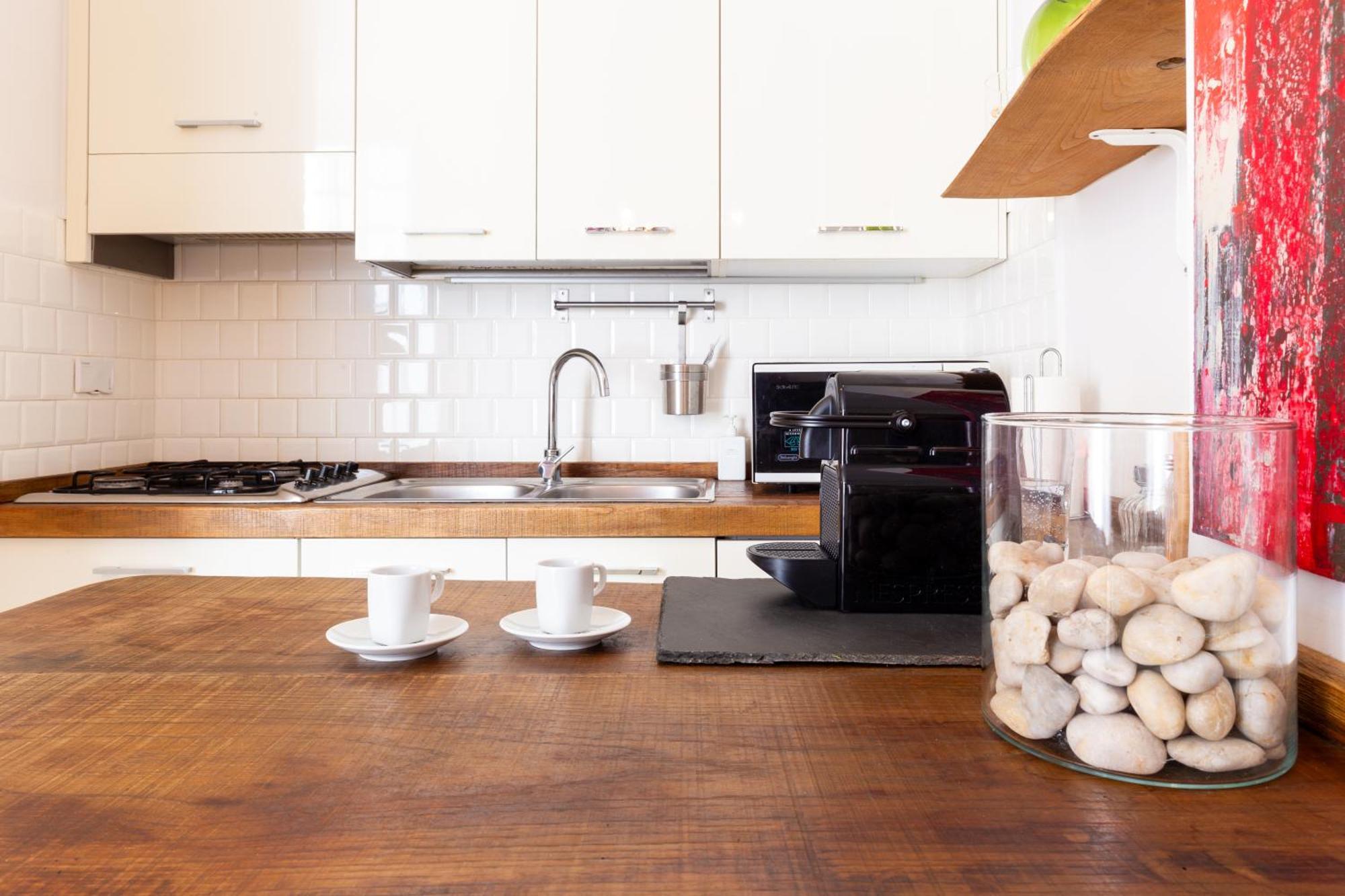 Sunny Charming 3 Bdr, 3bath Roma