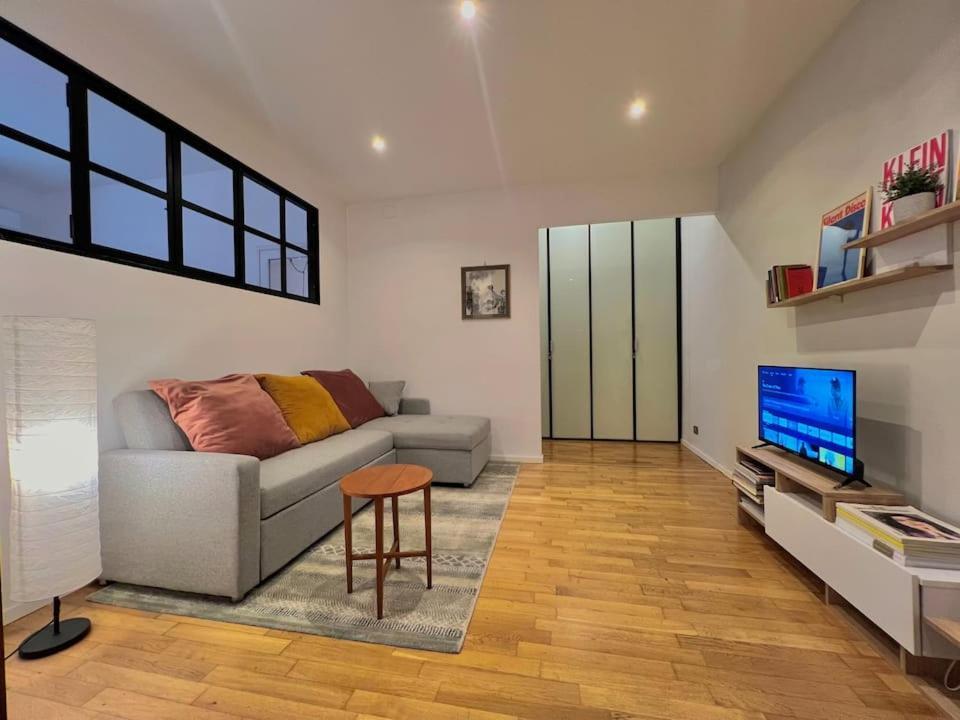 Stylish With Private Parking, Garden And Metro * Roma