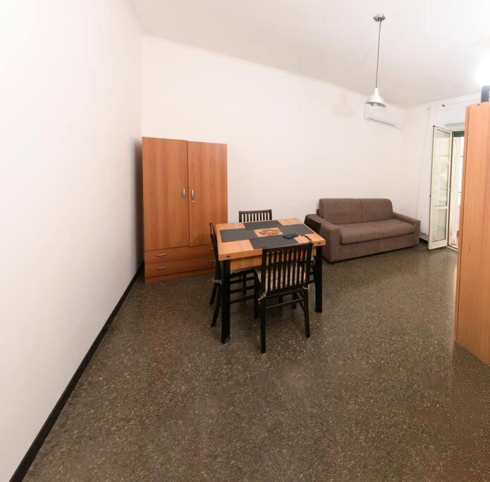 Minimal House Apartment Rome