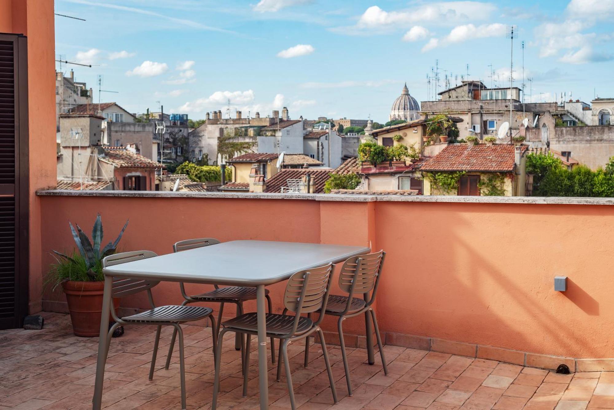 Appartamento With Terrace In Via Del Pellegrino - Fromhometorome