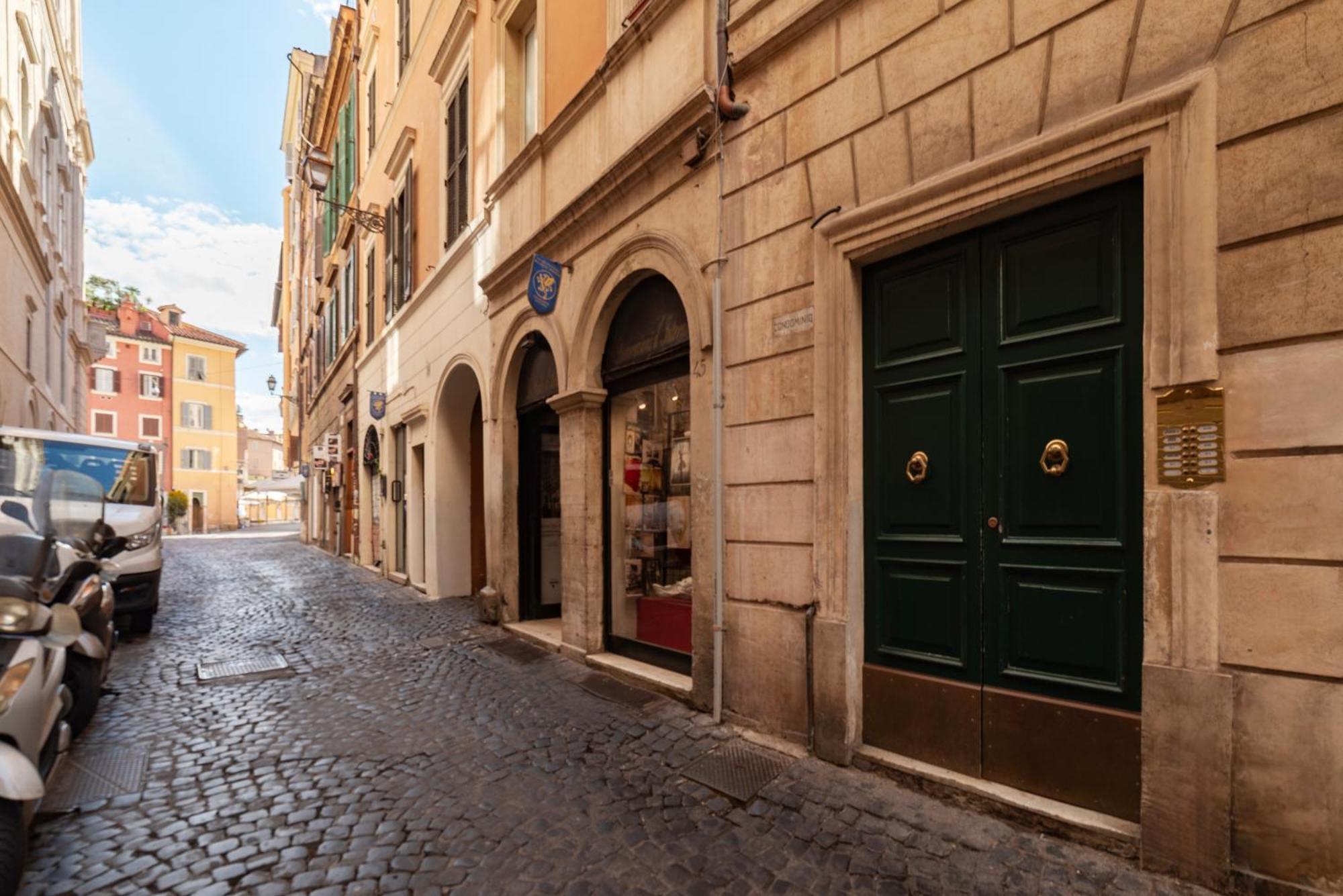 Appartamento With Terrace In Via Del Pellegrino - Fromhometorome Roma