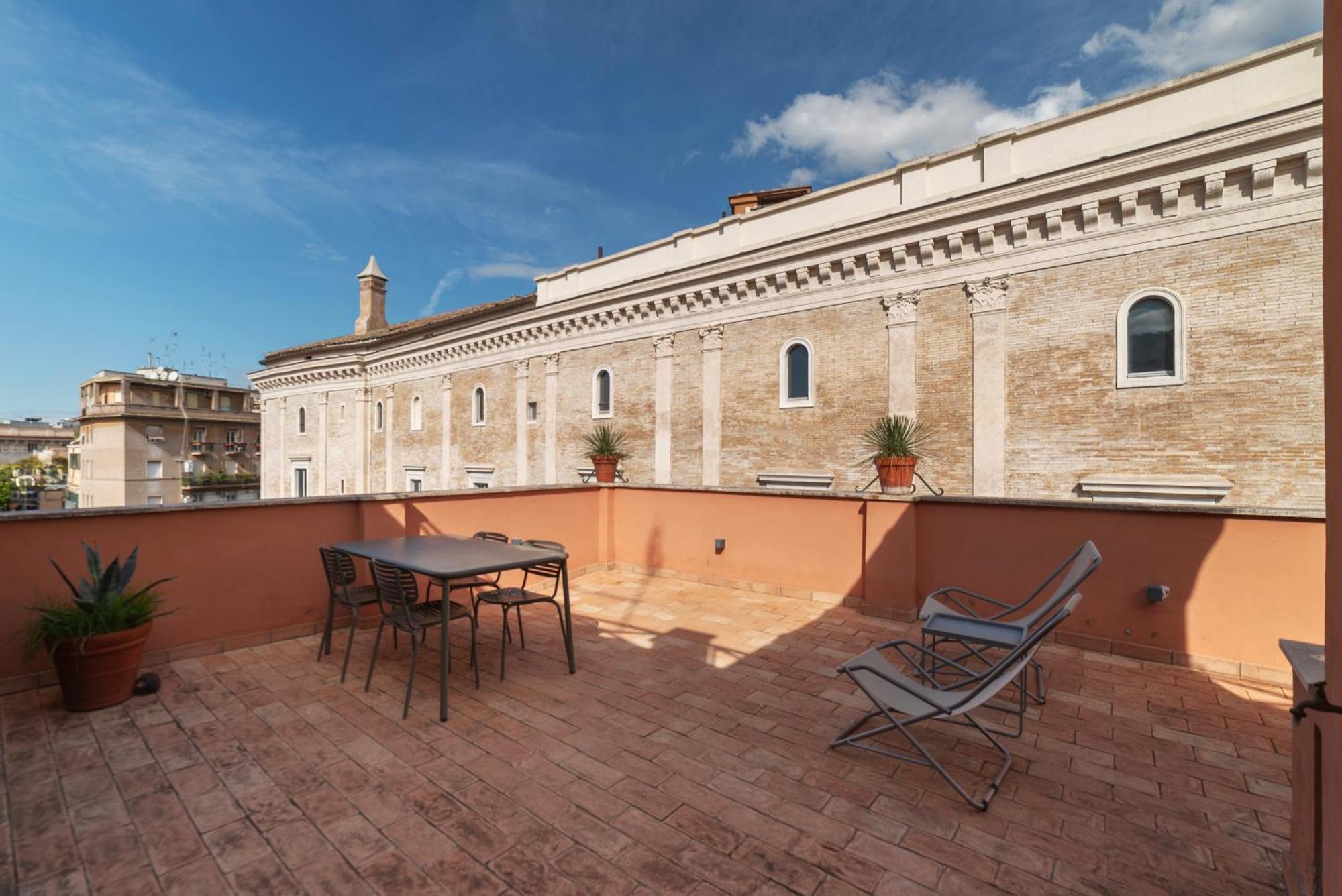 With Terrace In Via Del Pellegrino - Fromhometorome Appartamento