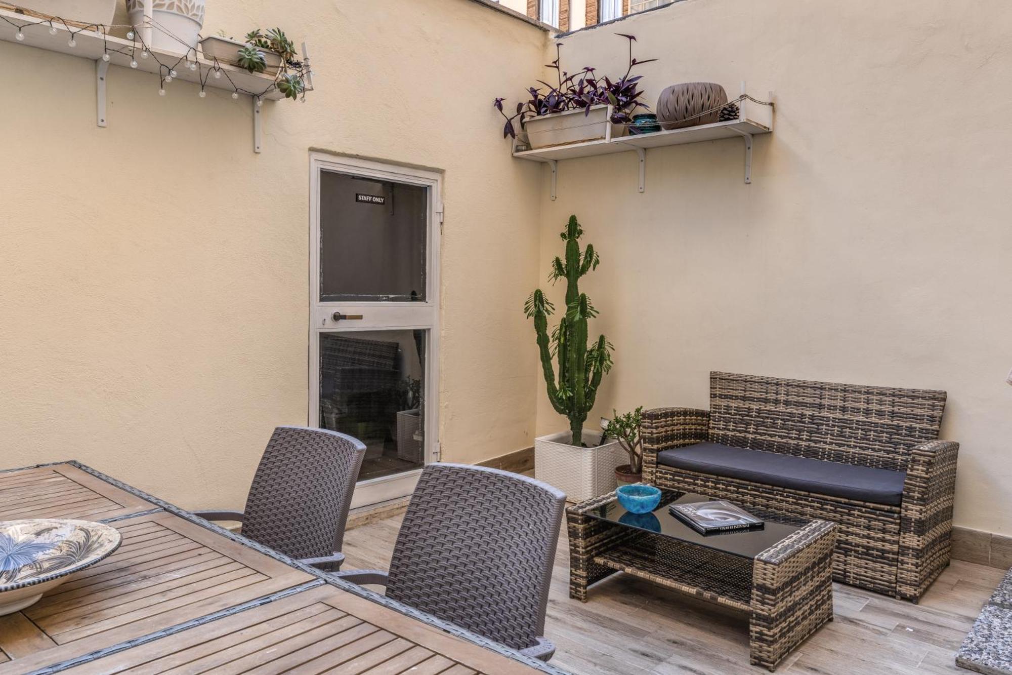 Nala Luxury With Terrace Apartment
