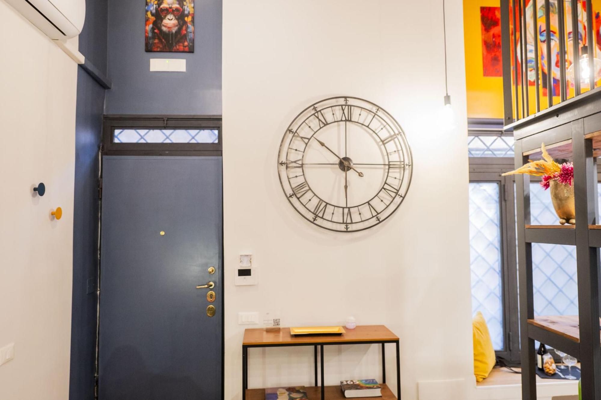 Design And Colorful Loft Near Pamphili Appartamento *