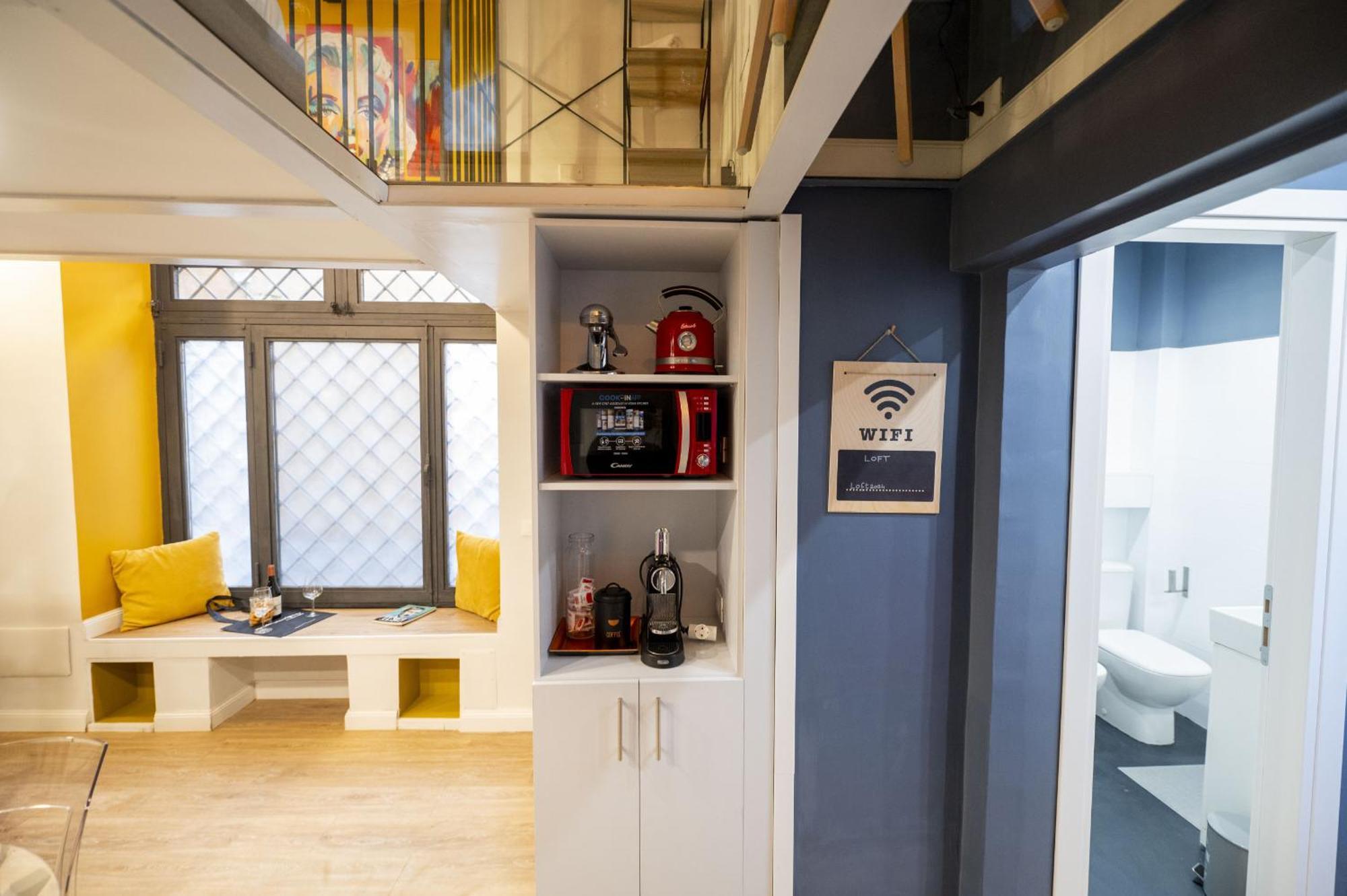 Design And Colorful Loft Near Pamphili * Roma