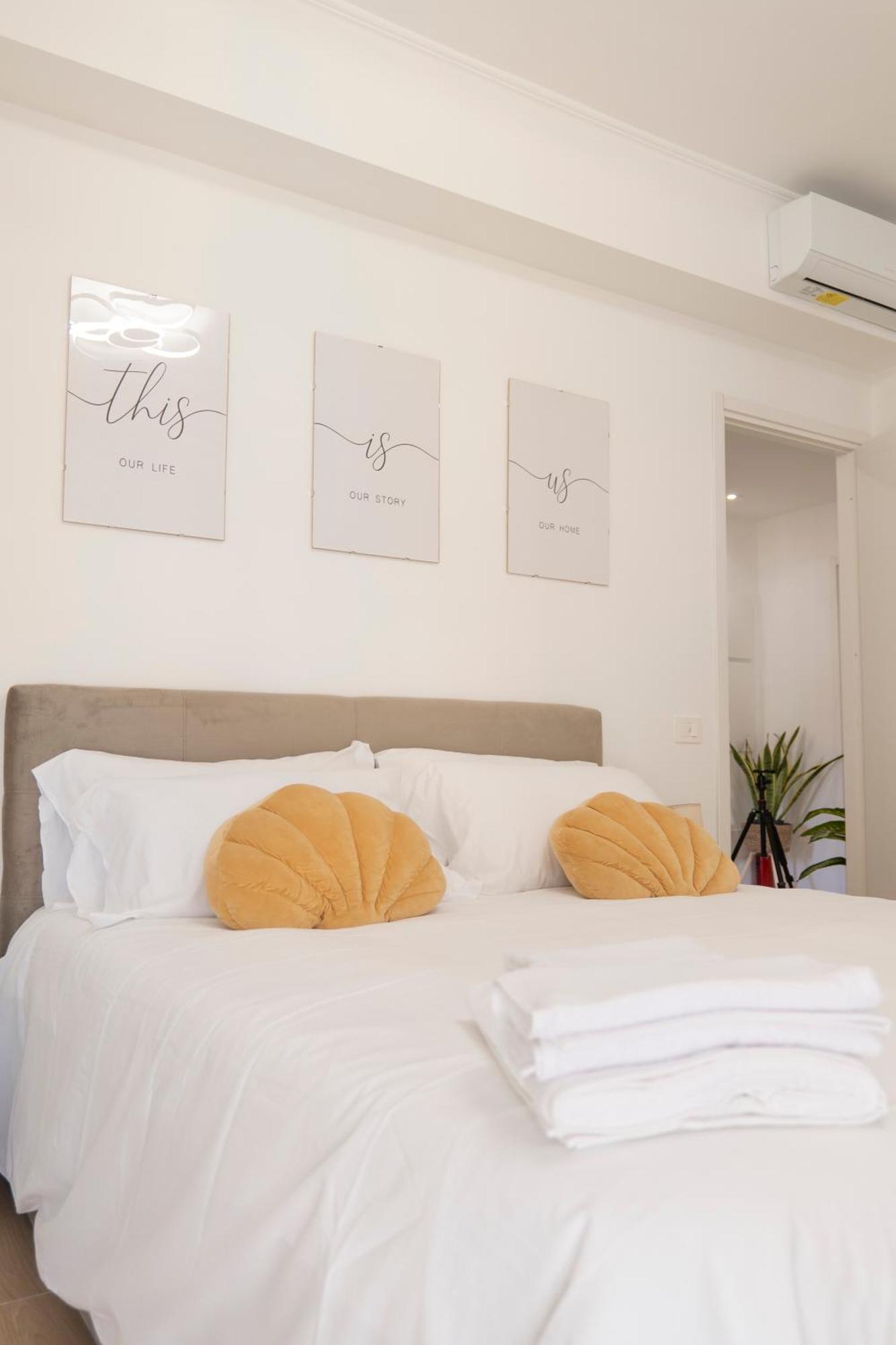 Cocoon House * Roma