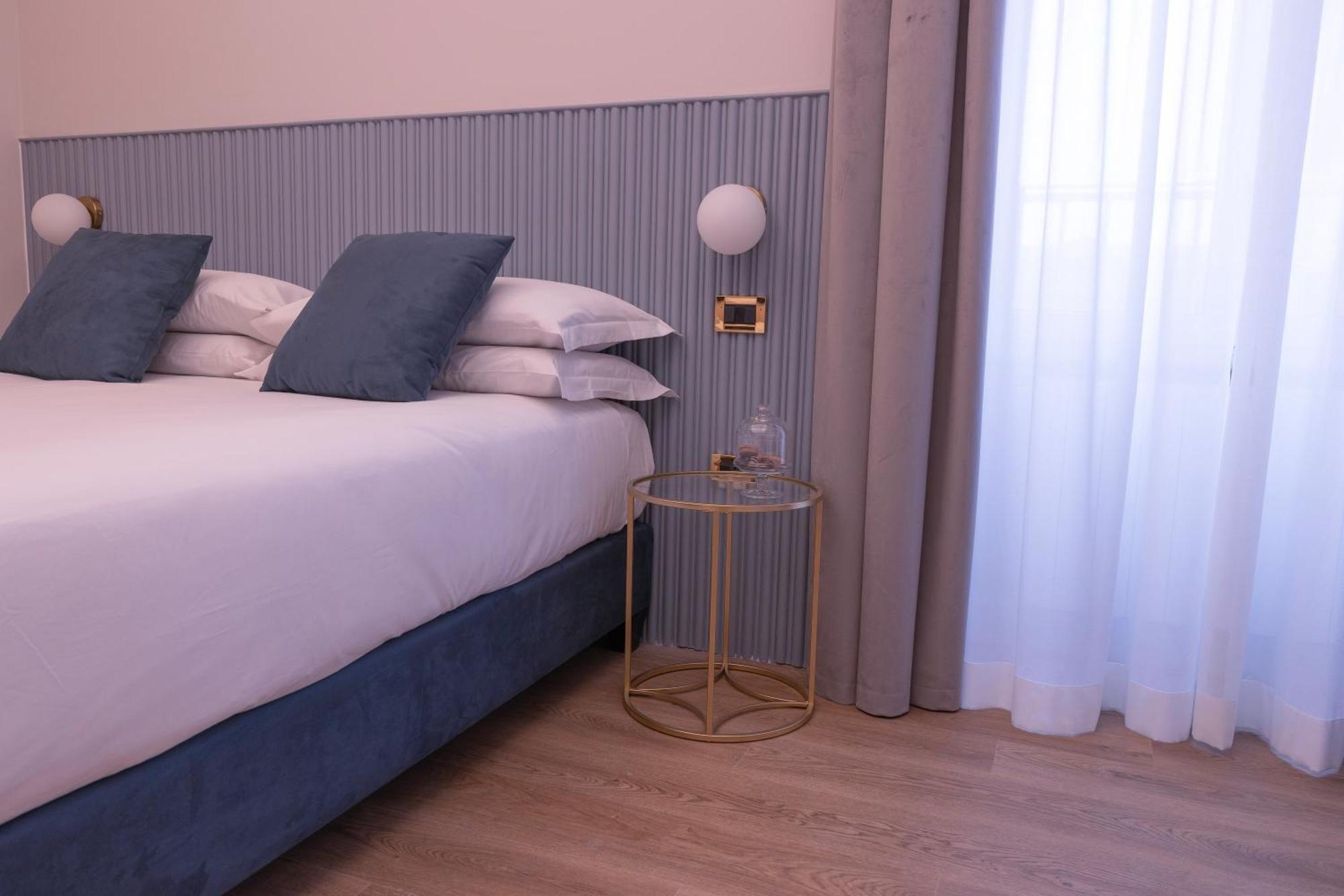 Tiburtina 86 Luxury Gjestgiverier *