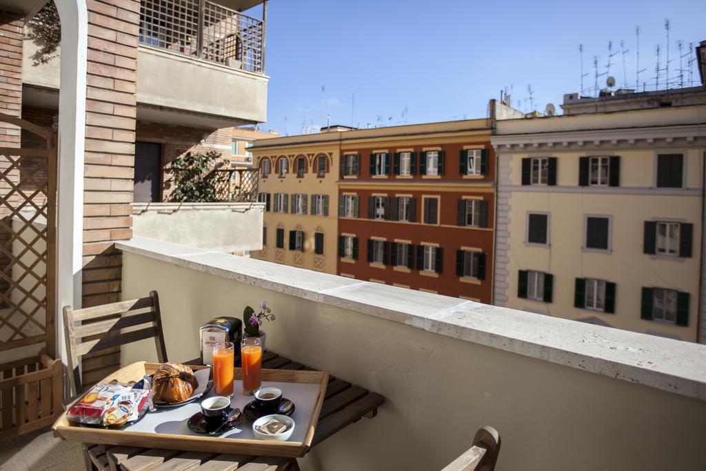 Un Attimo A Roma